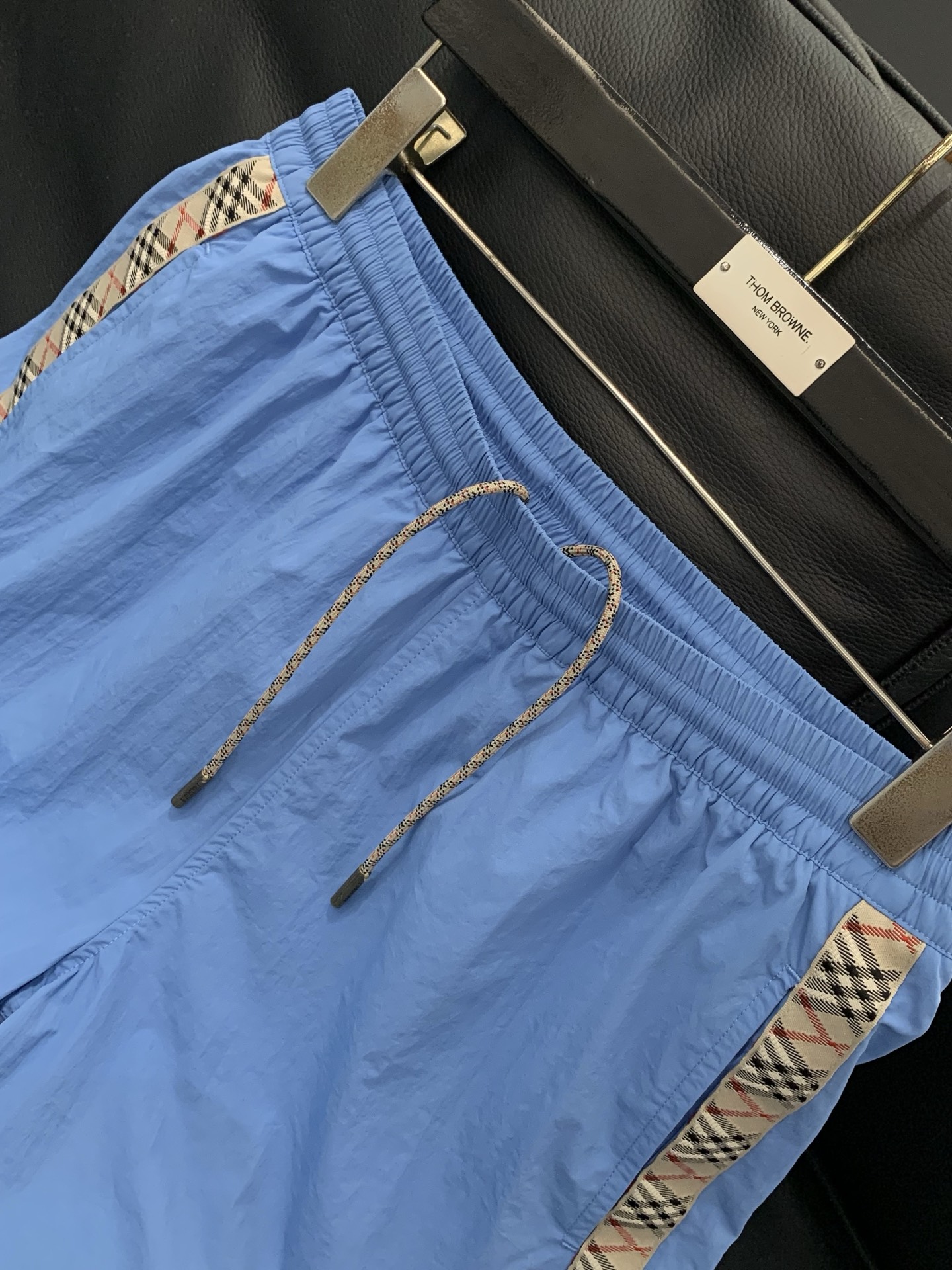 ，Burberry 巴宝莉，2026夏季最新品，专柜同步有售，原单狠货，时尚休闲短裤，进口原版面料，上身