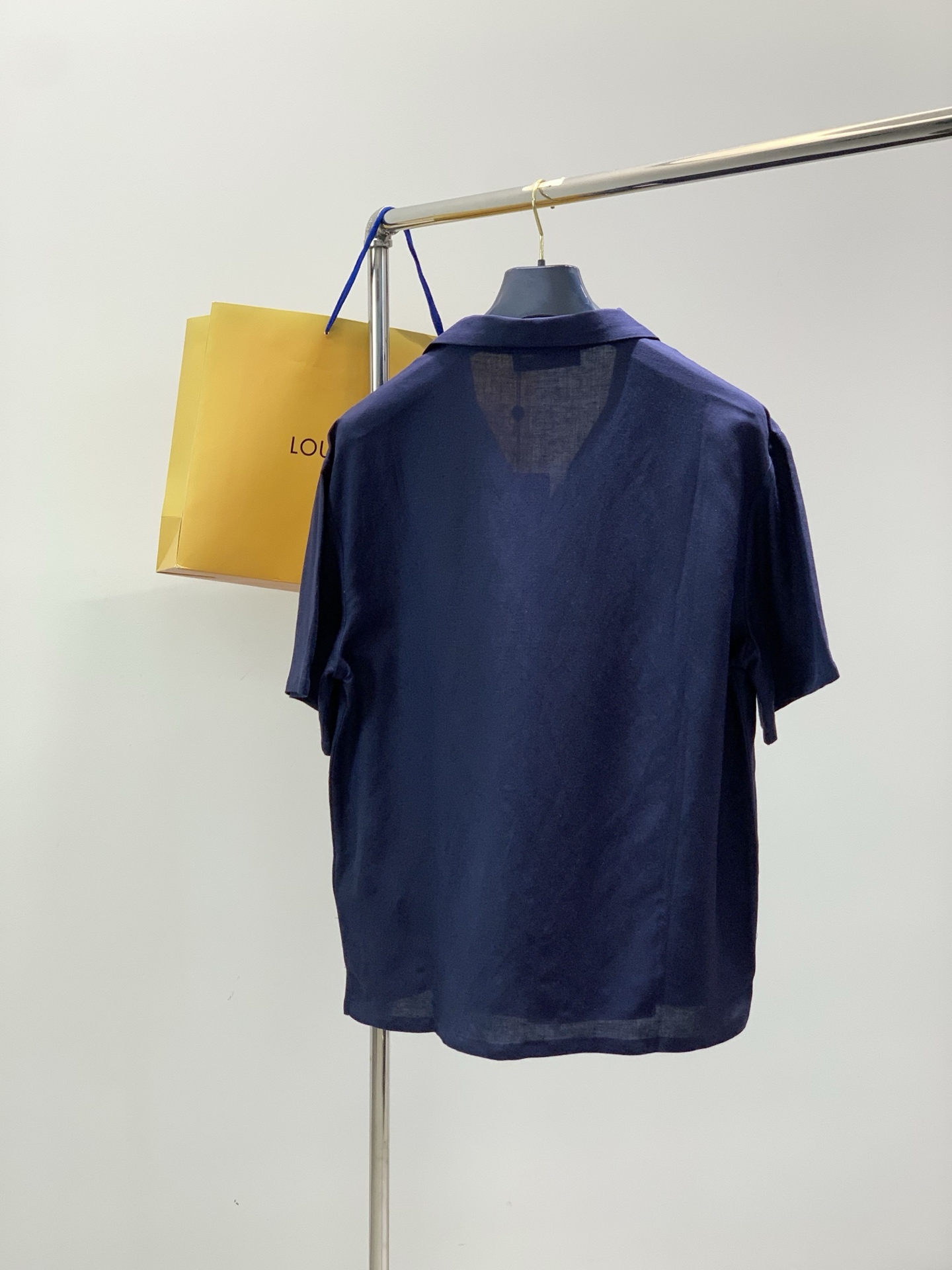 ，LouisVuitton 路易威登，2026夏季最新款，专柜同步有售，原单狠货，时尚休闲短袖衬衫，上身