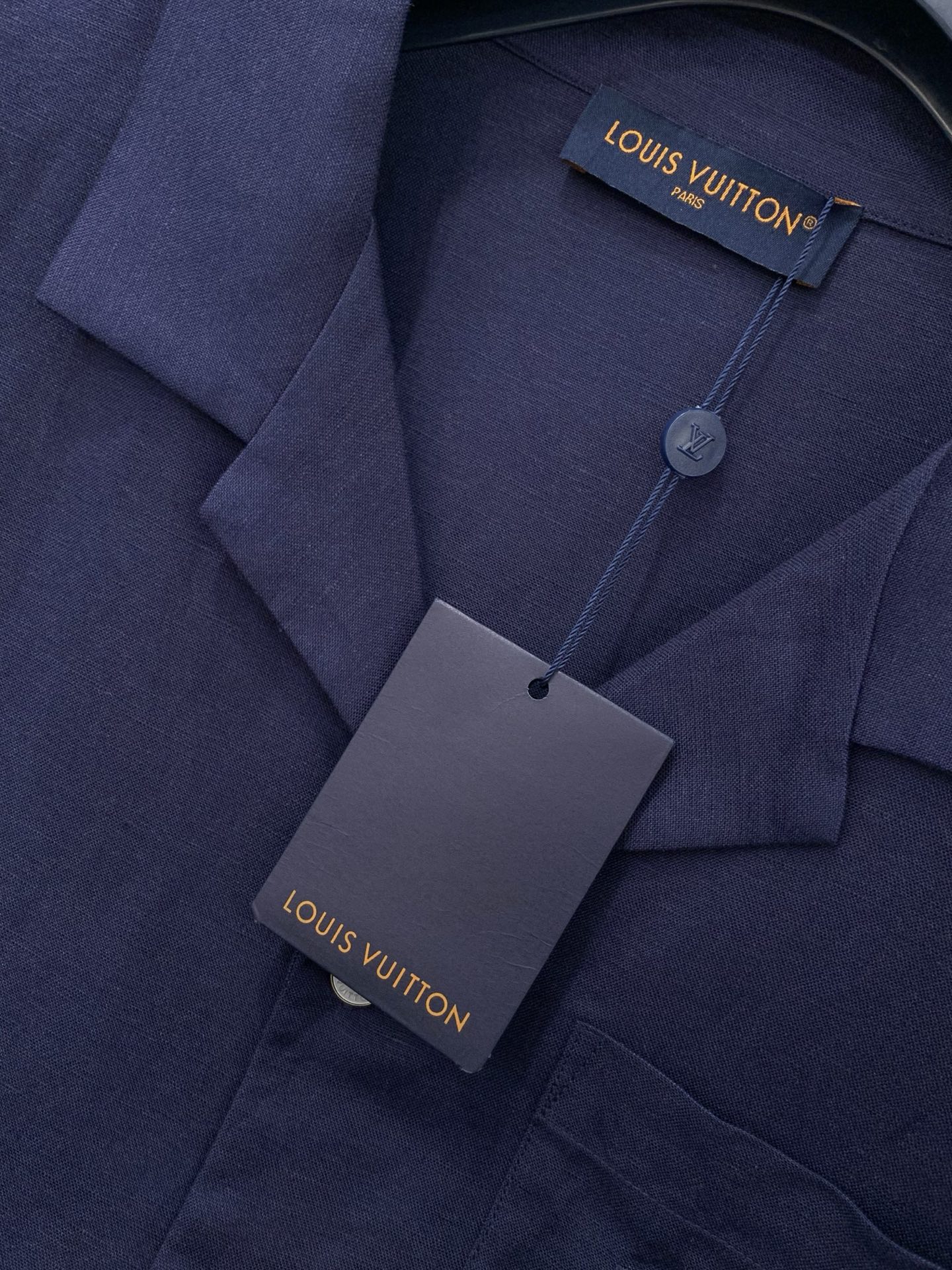 ，LouisVuitton 路易威登，2026夏季最新款，专柜同步有售，原单狠货，时尚休闲短袖衬衫，上身
