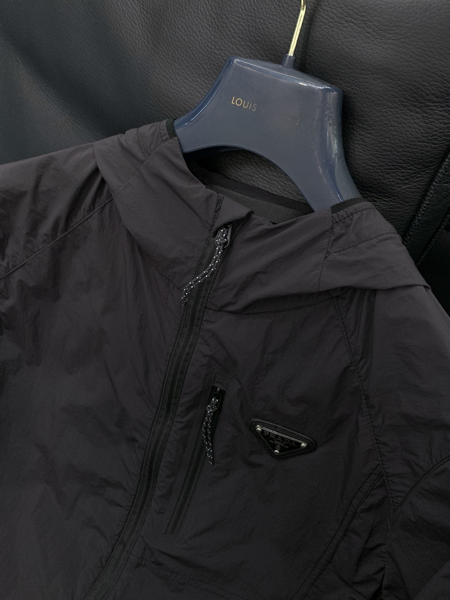 一套，PRADA 普拉达，2026夏季最新品，专柜同步有售，时尚休闲防晒服套装，进口原版面料，做工极为复