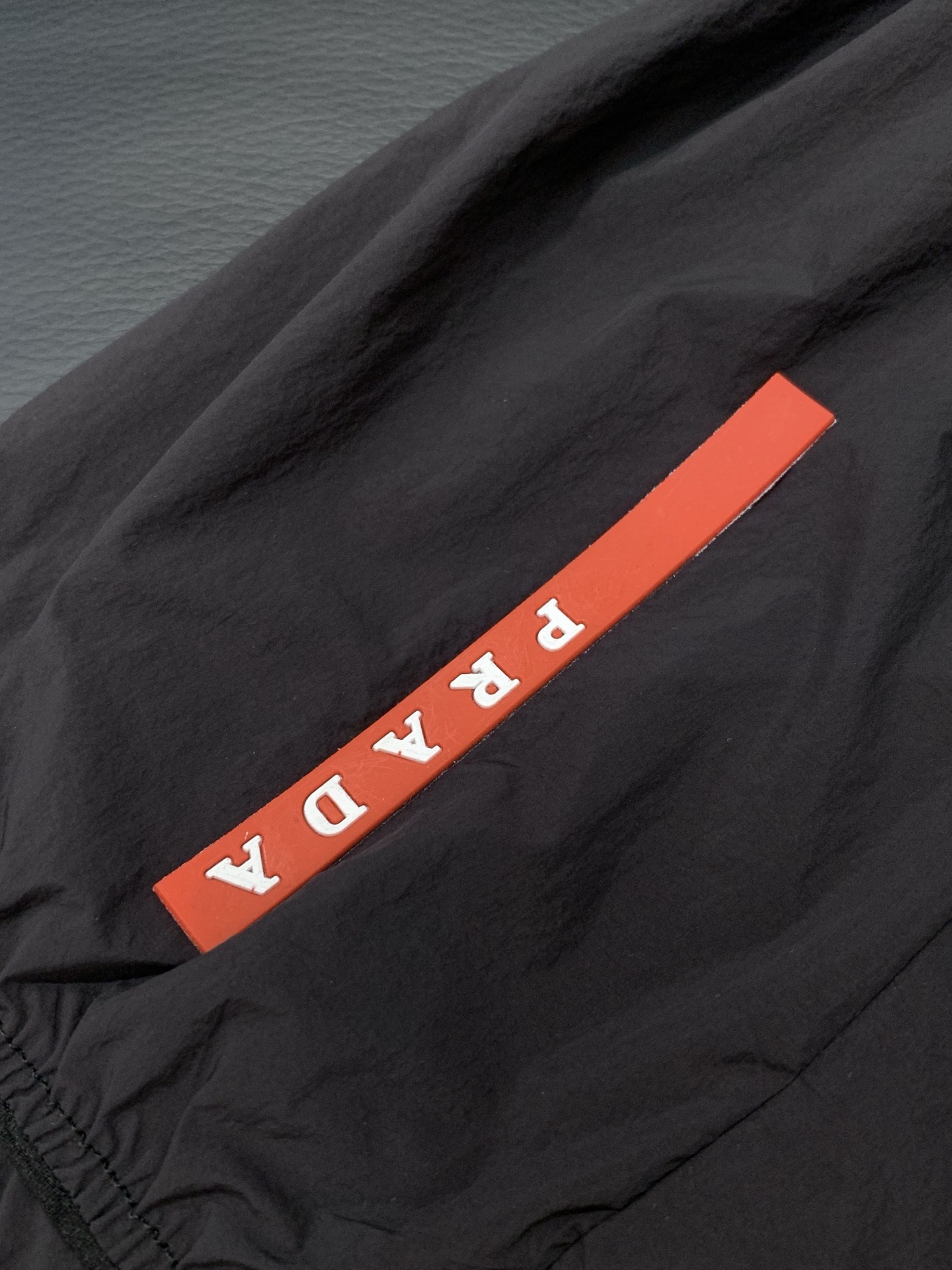 一套，PRADA 普拉达，2026夏季最新品，专柜同步有售，时尚休闲防晒服套装，进口原版面料，做工极为复