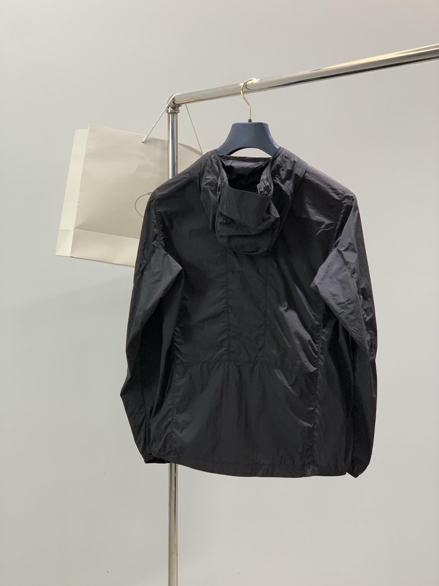 一套，PRADA 普拉达，2026夏季最新品，专柜同步有售，时尚休闲防晒服套装，进口原版面料，做工极为复