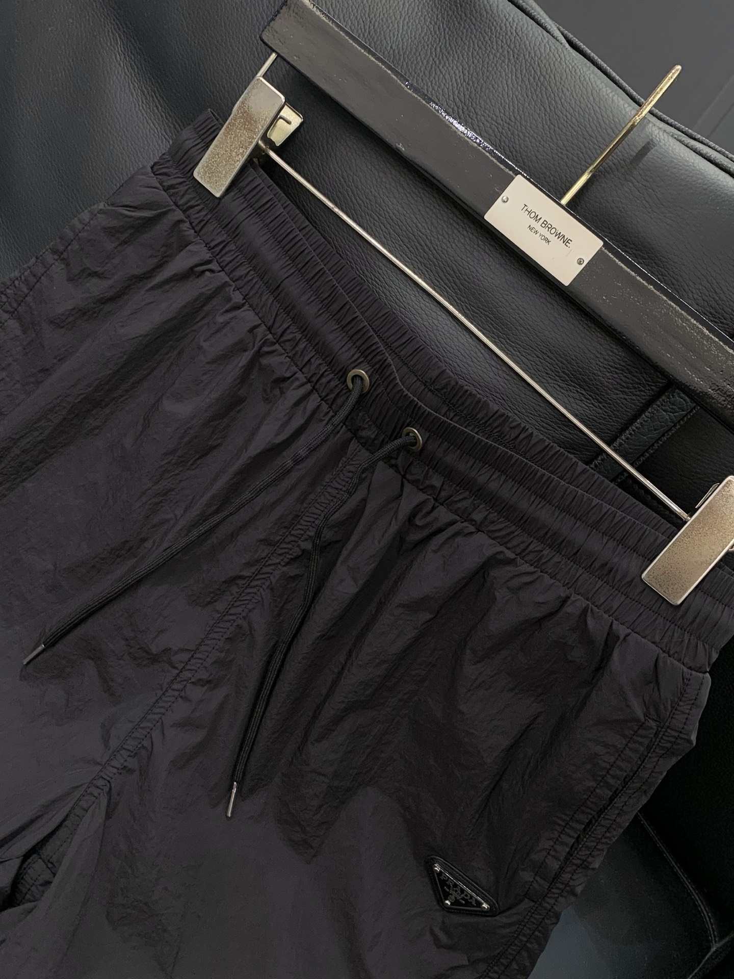 一套，PRADA 普拉达，2026夏季最新品，专柜同步有售，时尚休闲防晒服套装，进口原版面料，做工极为复