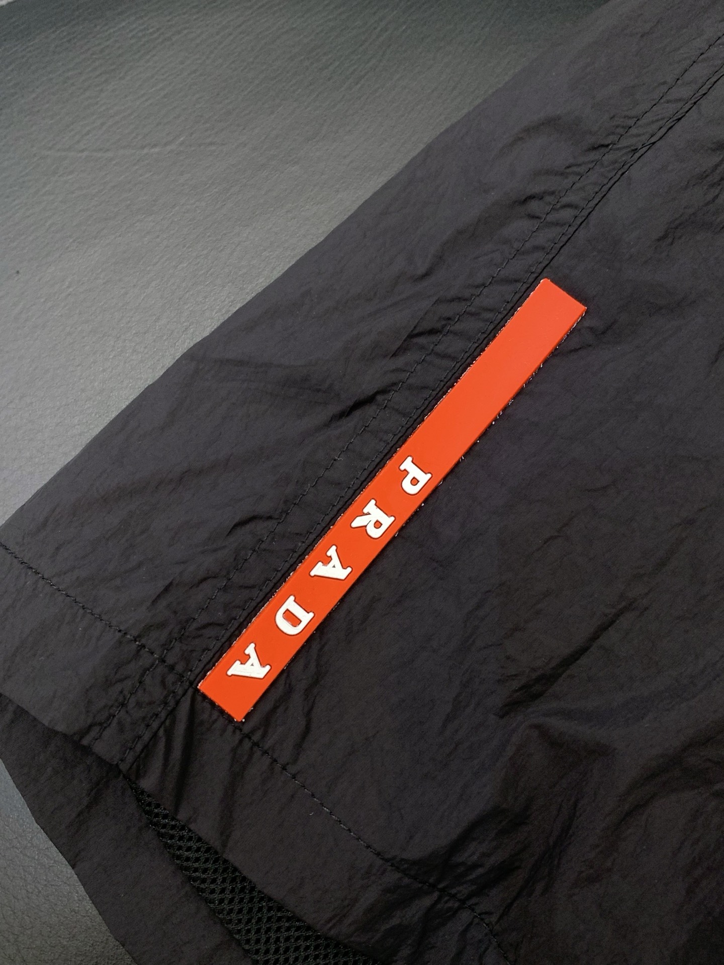 一套，PRADA 普拉达，2026夏季最新品，专柜同步有售，时尚休闲防晒服套装，进口原版面料，做工极为复