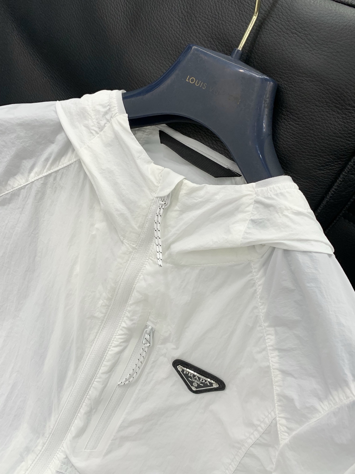 一套，PRADA 普拉达，2026夏季最新品，专柜同步有售，时尚休闲防晒服套装，进口原版面料，做工极为复