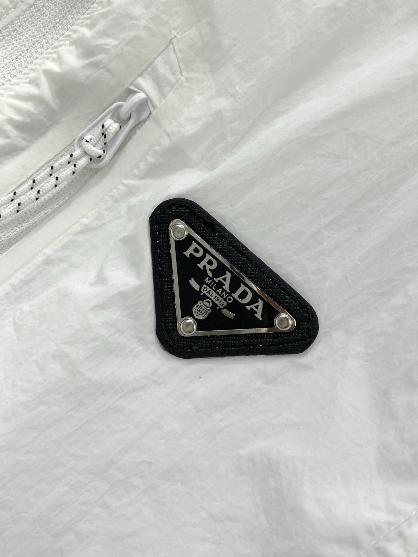 一套，PRADA 普拉达，2026夏季最新品，专柜同步有售，时尚休闲防晒服套装，进口原版面料，做工极为复
