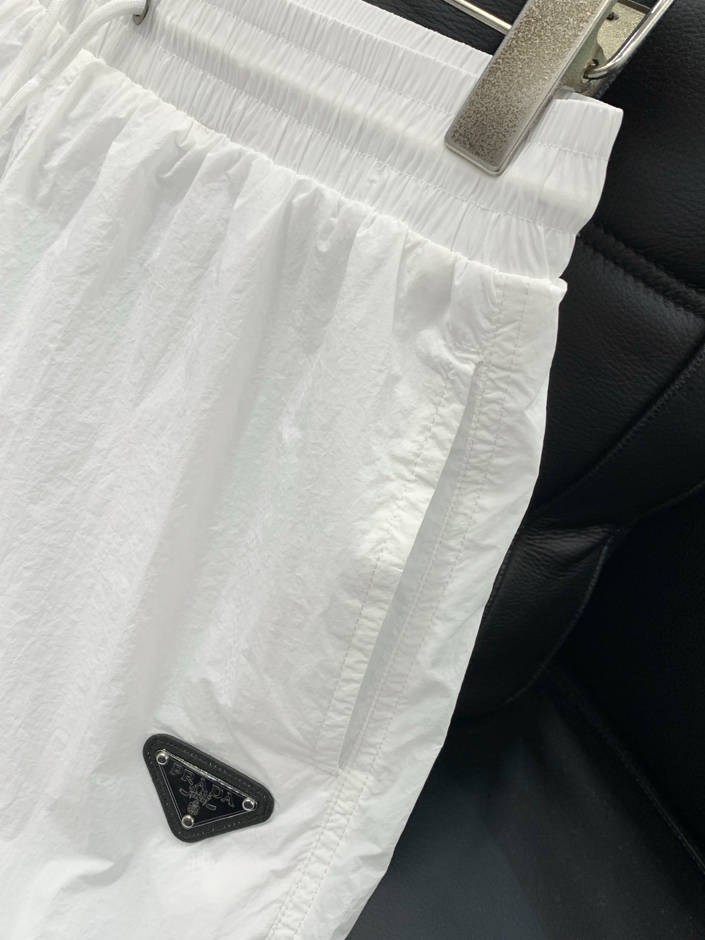 一套，PRADA 普拉达，2026夏季最新品，专柜同步有售，时尚休闲防晒服套装，进口原版面料，做工极为复
