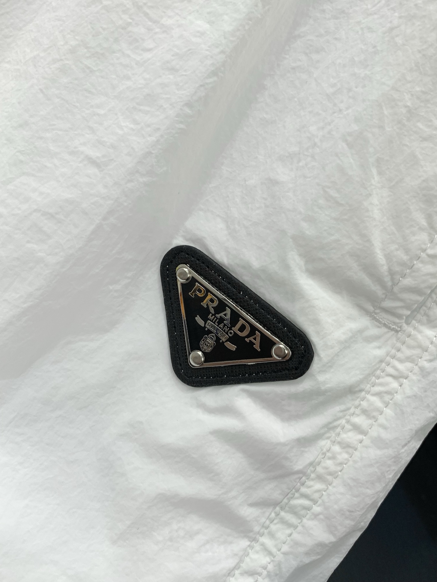 一套，PRADA 普拉达，2026夏季最新品，专柜同步有售，时尚休闲防晒服套装，进口原版面料，做工极为复