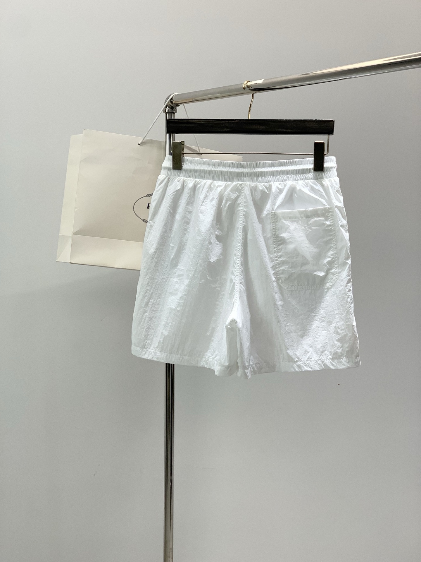 一套，PRADA 普拉达，2026夏季最新品，专柜同步有售，时尚休闲防晒服套装，进口原版面料，做工极为复