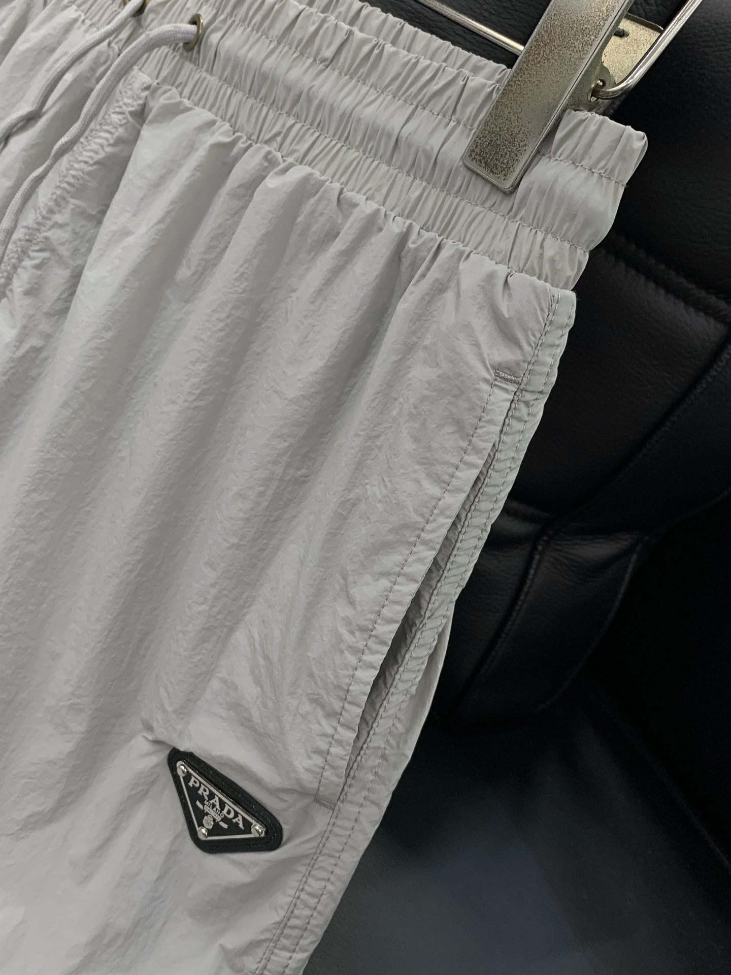 一套，PRADA 普拉达，2026夏季最新品，专柜同步有售，时尚休闲防晒服套装，进口原版面料，做工极为复