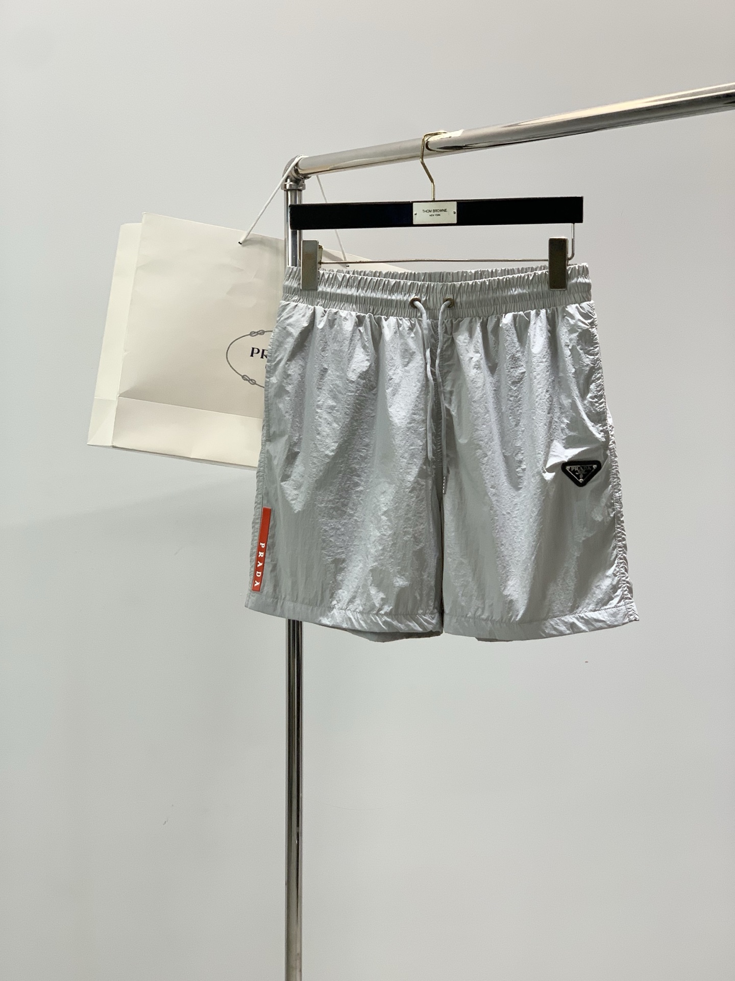 一套，PRADA 普拉达，2026夏季最新品，专柜同步有售，时尚休闲防晒服套装，进口原版面料，做工极为复