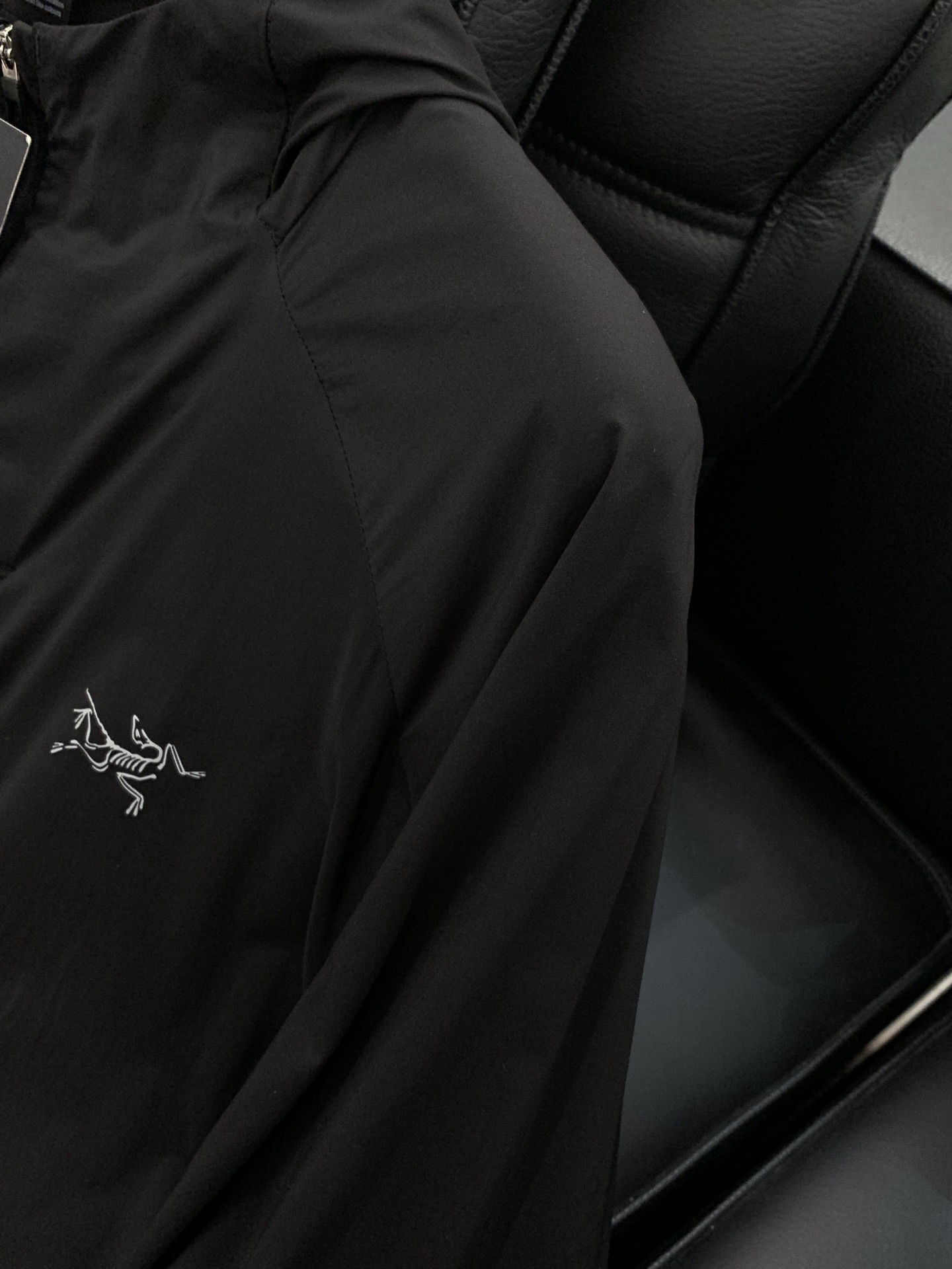 ，ARCTERYX 始祖鸟，2026夏季AW新品，时尚休闲连帽防晒服外套，专柜同步有售，原单狠货，进口原