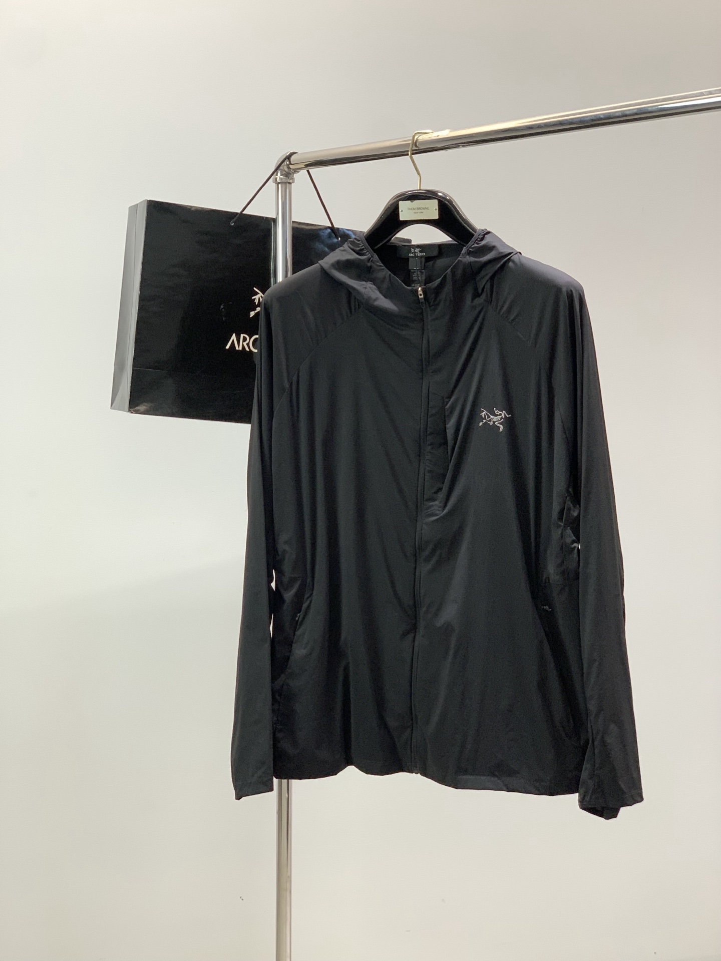 ，ARCTERYX 始祖鸟，2026夏季AW新品，时尚休闲连帽防晒服外套，专柜同步有售，原单狠货，进口原
