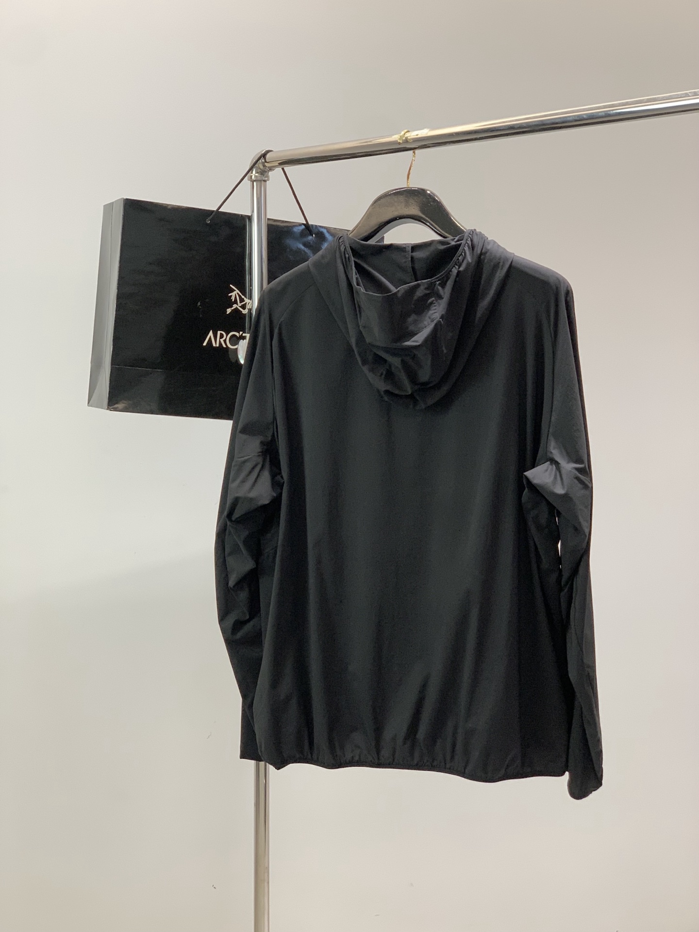 ，ARCTERYX 始祖鸟，2026夏季AW新品，时尚休闲连帽防晒服外套，专柜同步有售，原单狠货，进口原