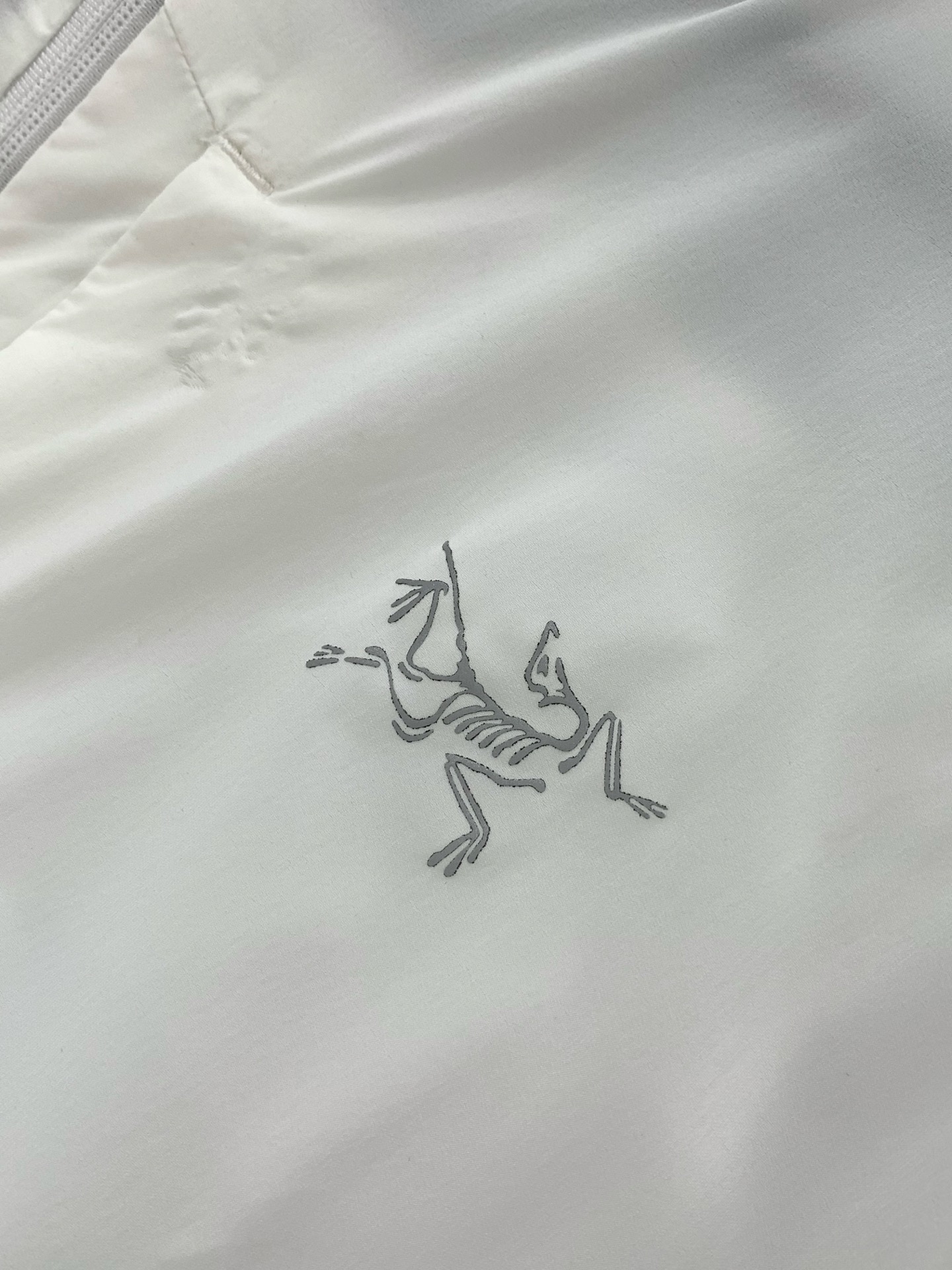 ，ARCTERYX 始祖鸟，2026夏季AW新品，时尚休闲连帽防晒服外套，专柜同步有售，原单狠货，进口原