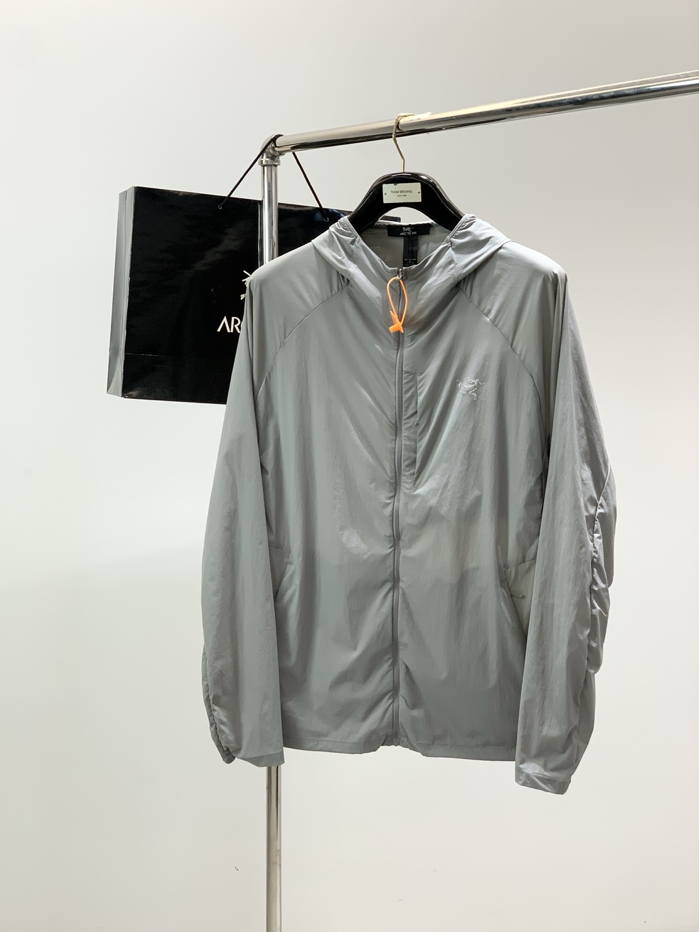 ，ARCTERYX 始祖鸟，2026夏季AW新品，时尚休闲连帽防晒服外套，专柜同步有售，原单狠货，进口原