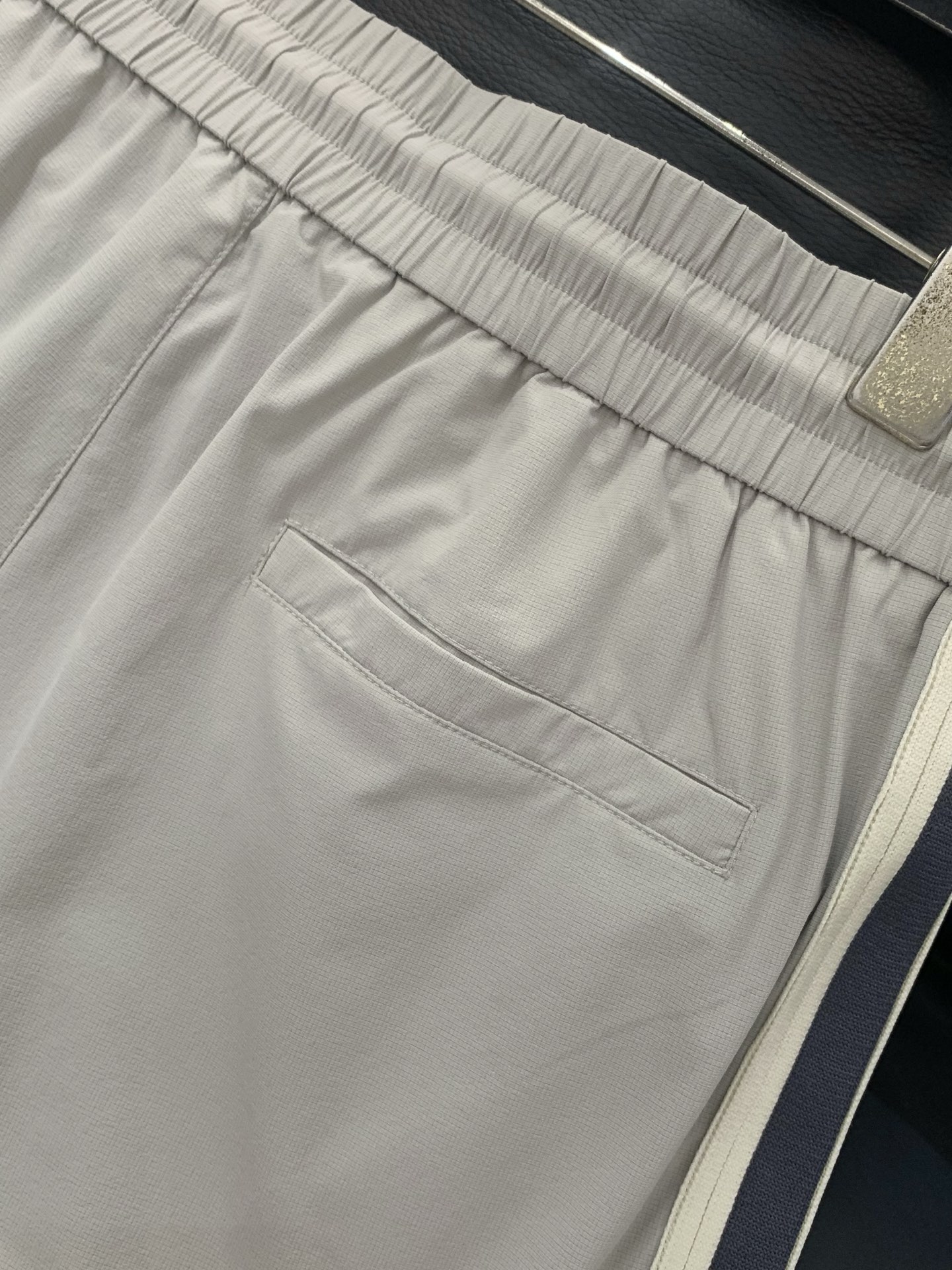 ，Moncler 蒙口，2026春季最新品，专柜同步有售，原单狠货，时尚休闲裤，采用进口原版面料，顶级刺