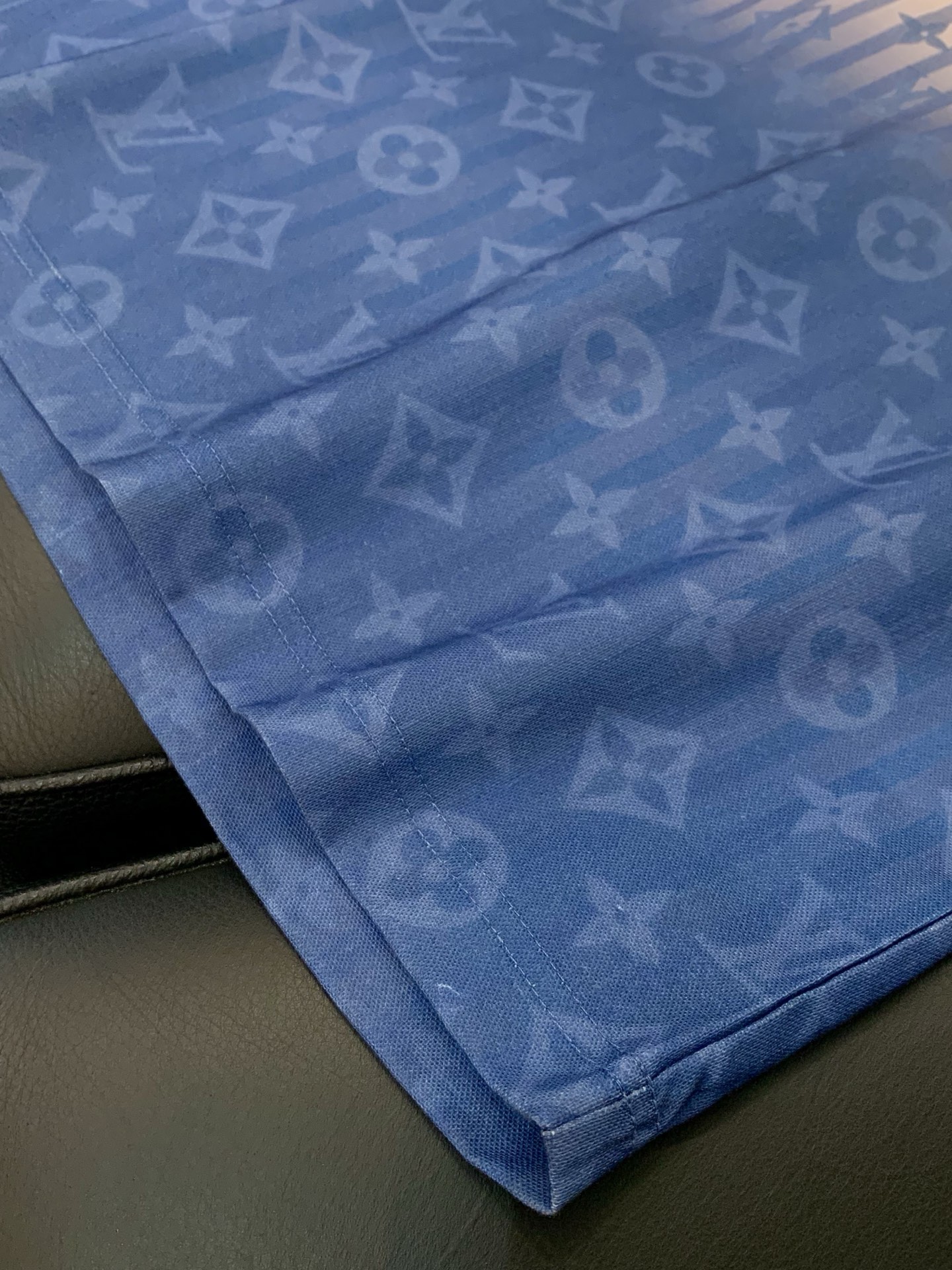 一套，LouisVuitton 路易威登，2026夏季最新款，专柜同步有售，原单狠货，时尚休闲短袖套装，
