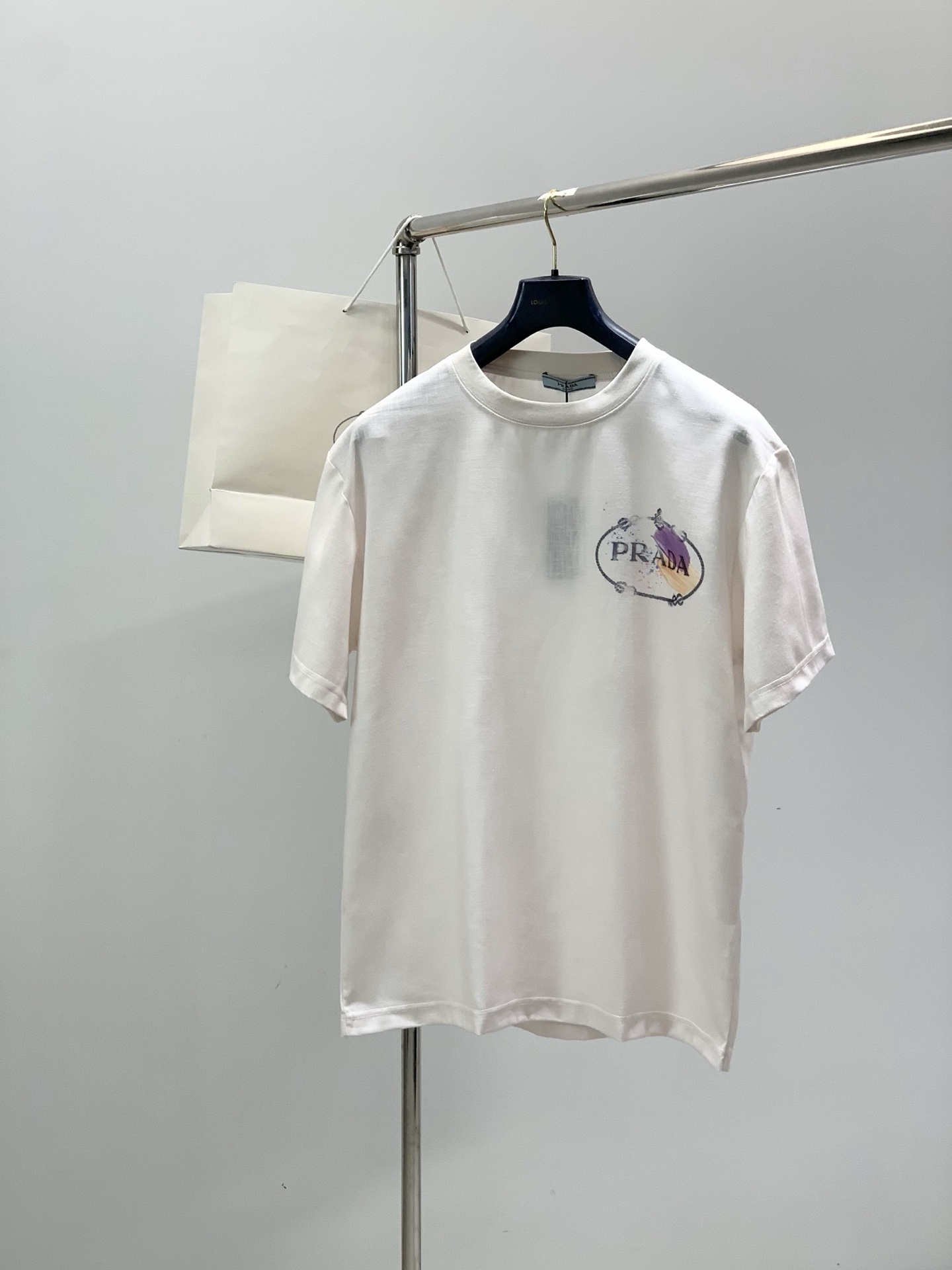 一套，PRADA 普拉达，2026夏季最新品，专柜同步有售，时尚休闲套装，进口原版面料，做工极为复杂，唯