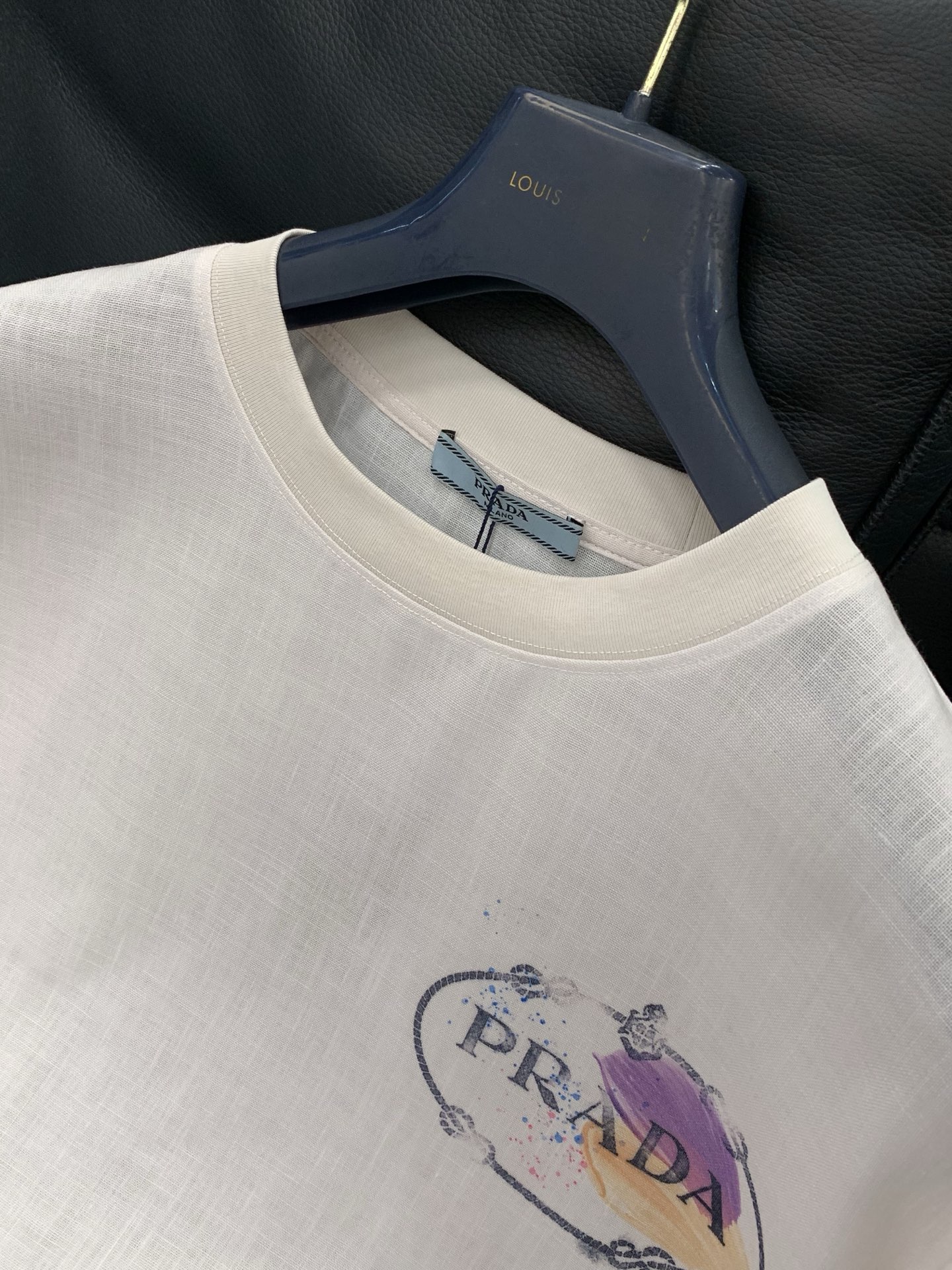 一套，PRADA 普拉达，2026夏季最新品，专柜同步有售，时尚休闲套装，进口原版面料，做工极为复杂，唯