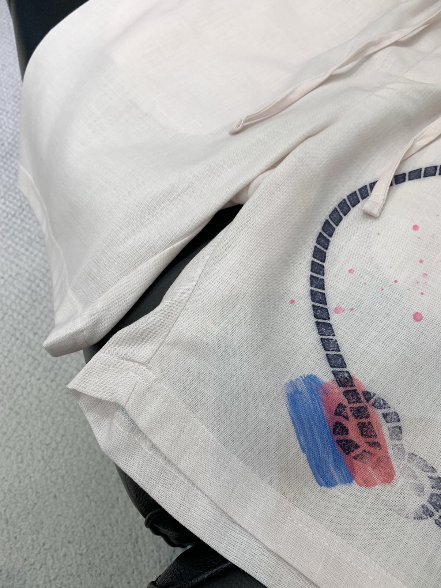 一套，PRADA 普拉达，2026夏季最新品，专柜同步有售，时尚休闲套装，进口原版面料，做工极为复杂，唯
