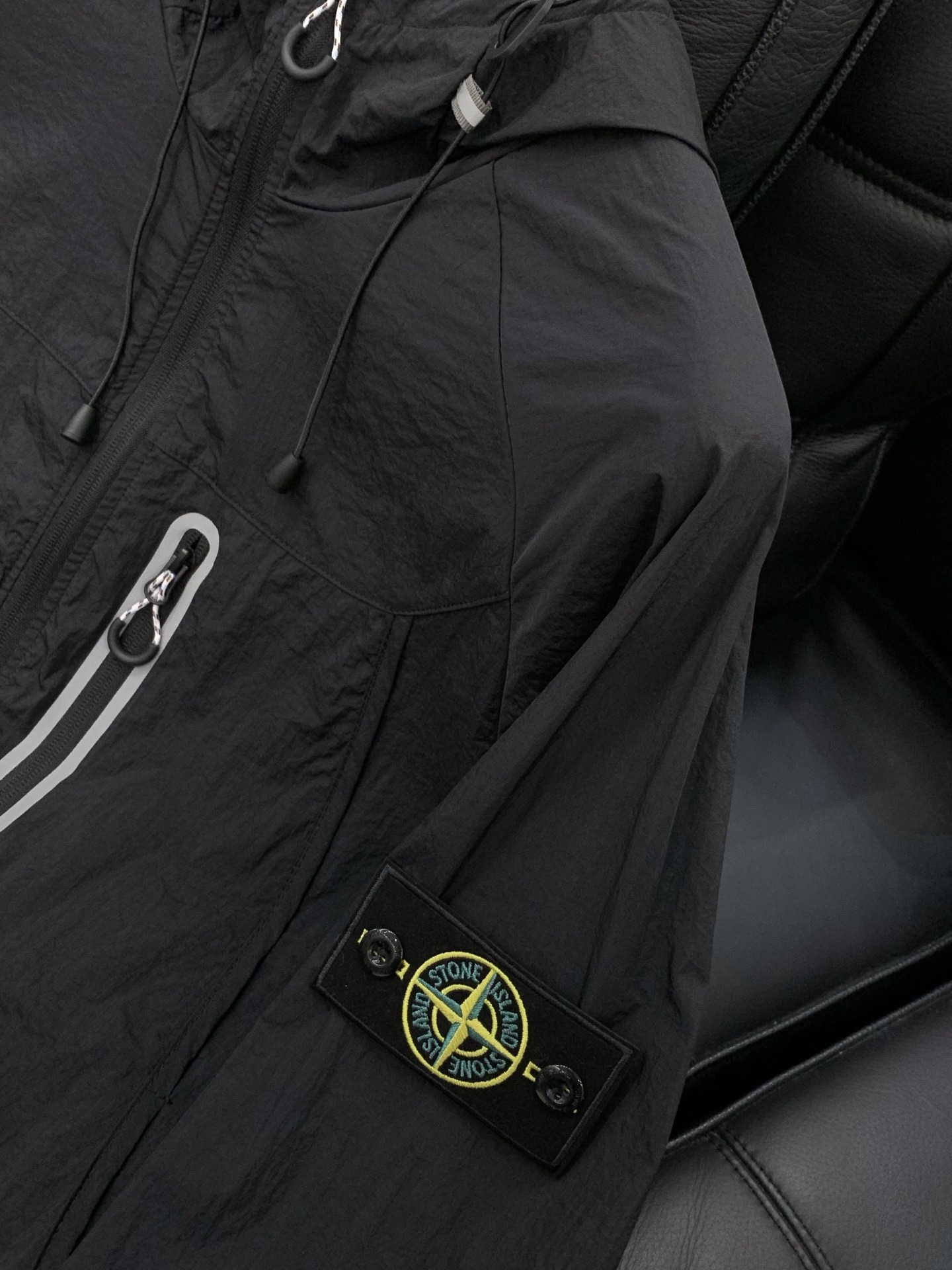 ，Stone Island 石头岛，2026夏季最新款，专柜同步有售，原单狠货，爆款时尚休闲连帽防晒服外