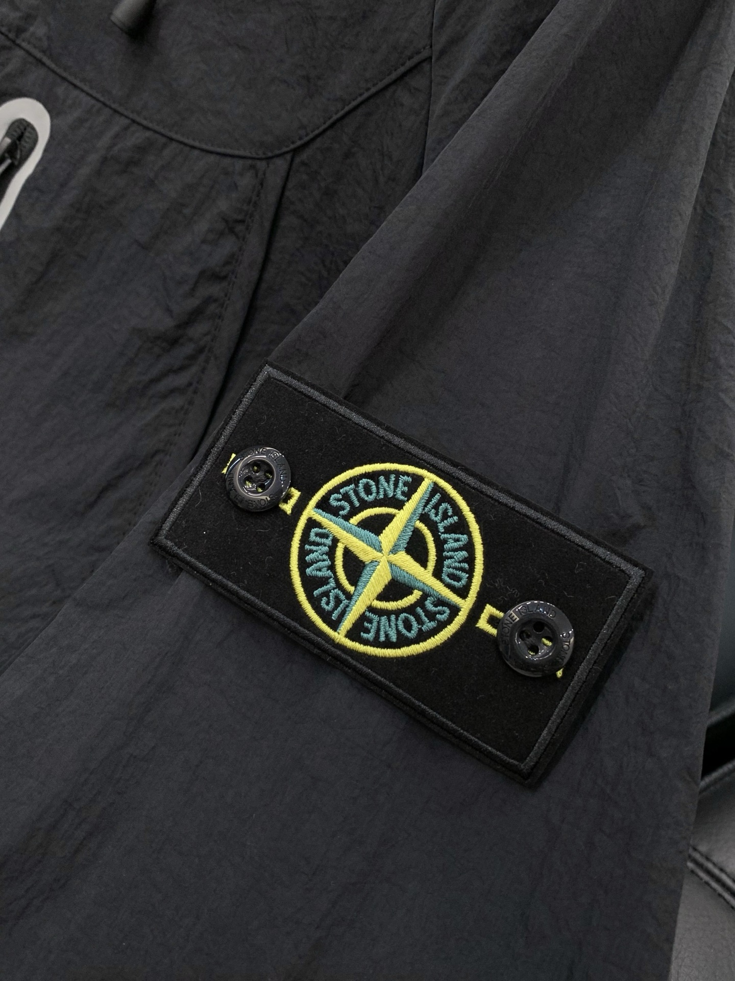 ，Stone Island 石头岛，2026夏季最新款，专柜同步有售，原单狠货，爆款时尚休闲连帽防晒服外