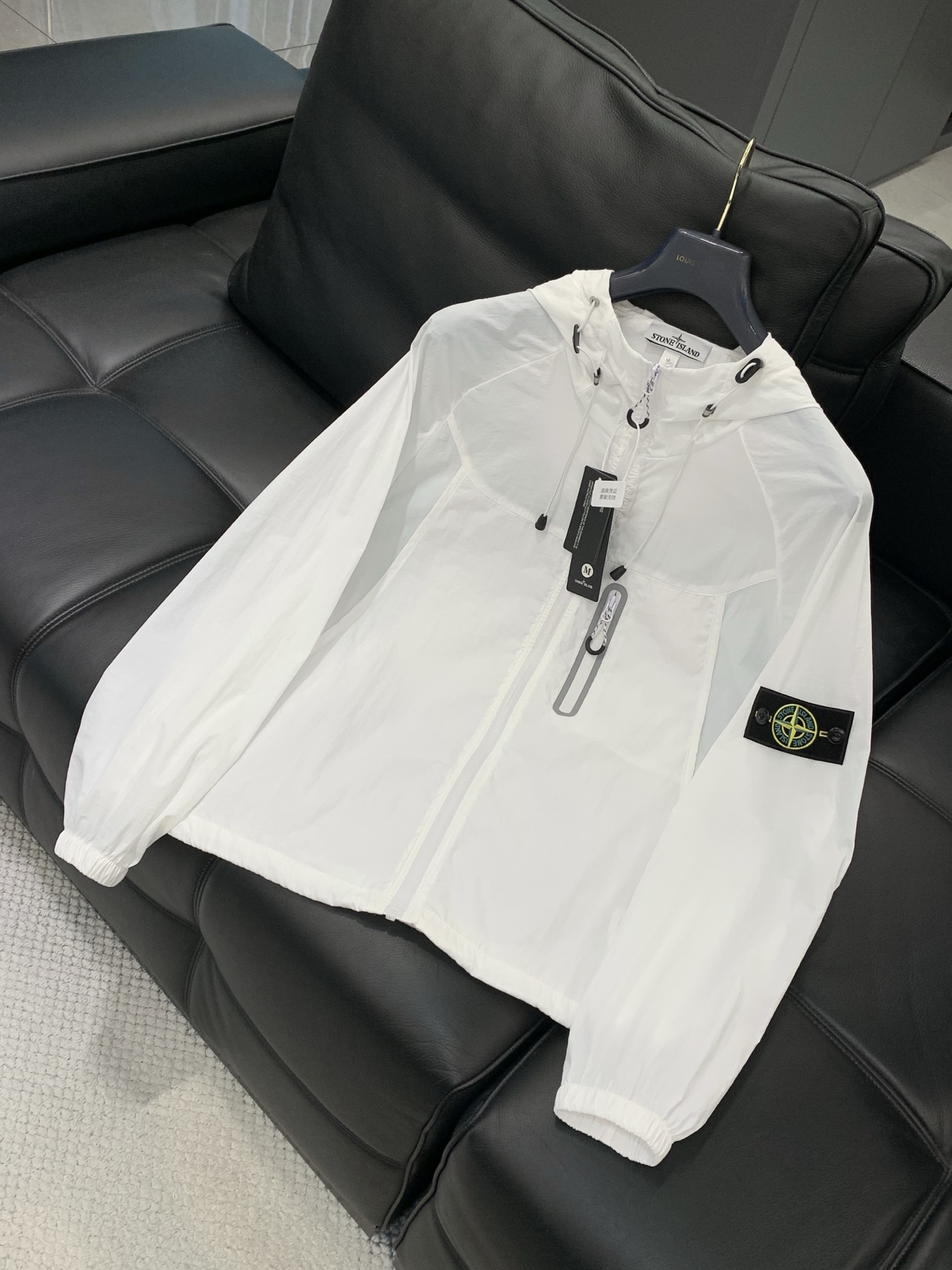 ，Stone Island 石头岛，2026夏季最新款，专柜同步有售，原单狠货，爆款时尚休闲连帽防晒服外