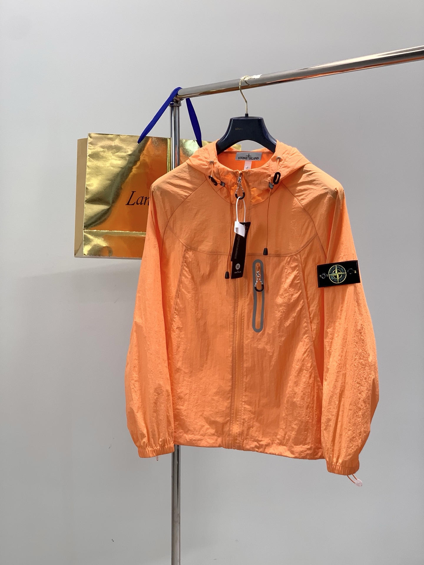 ，Stone Island 石头岛，2026夏季最新款，专柜同步有售，原单狠货，爆款时尚休闲连帽防晒服外