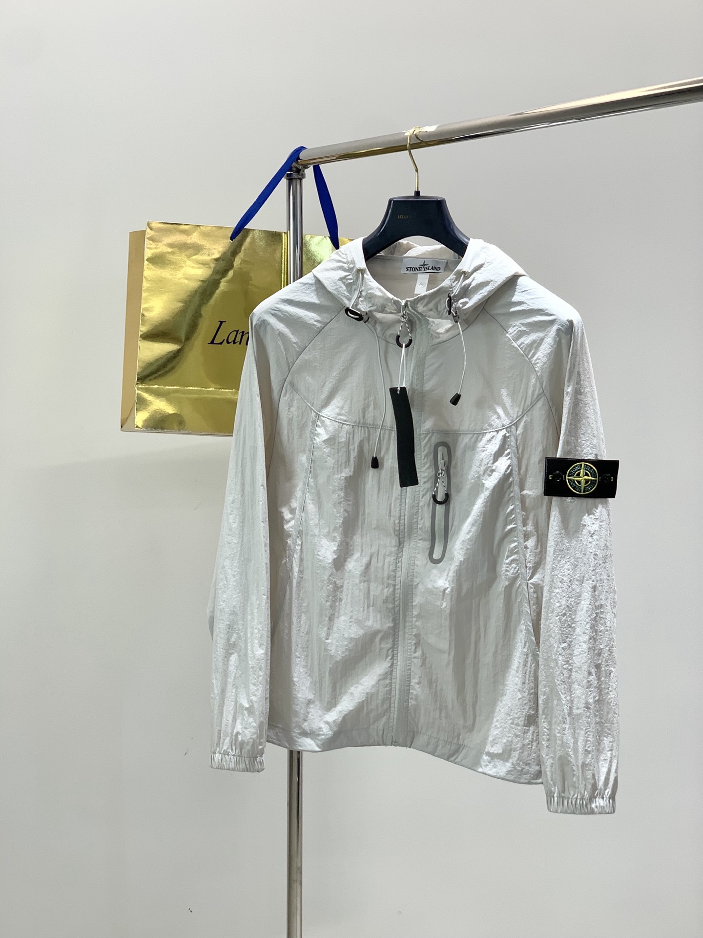，Stone Island 石头岛，2026夏季最新款，专柜同步有售，原单狠货，爆款时尚休闲连帽防晒服外