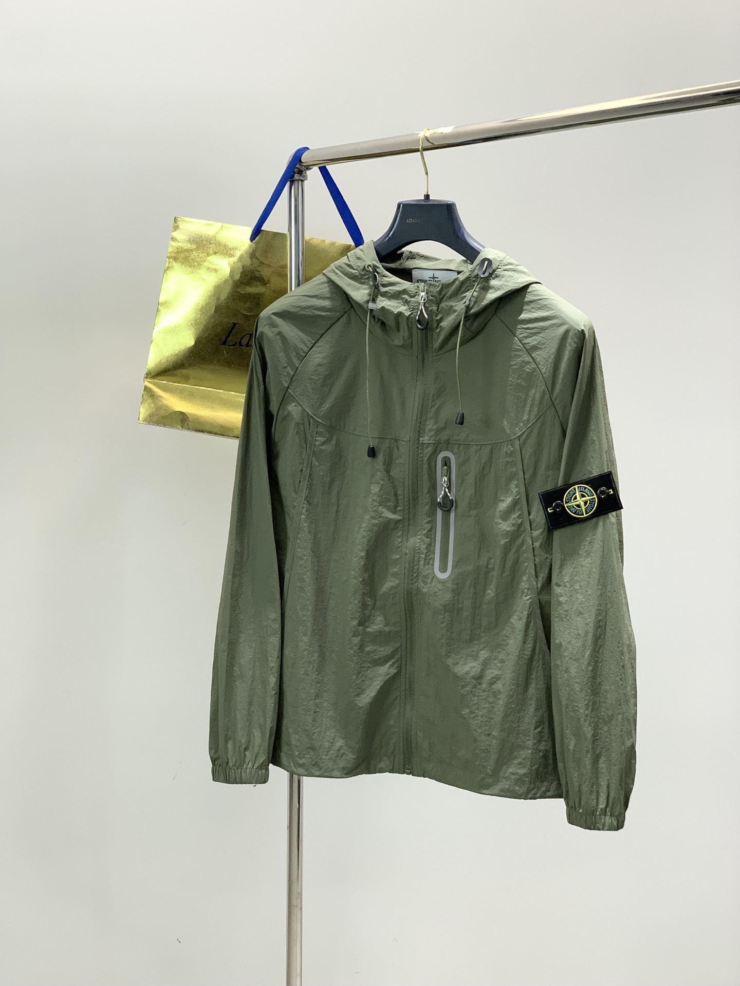 ，Stone Island 石头岛，2026夏季最新款，专柜同步有售，原单狠货，爆款时尚休闲连帽防晒服外