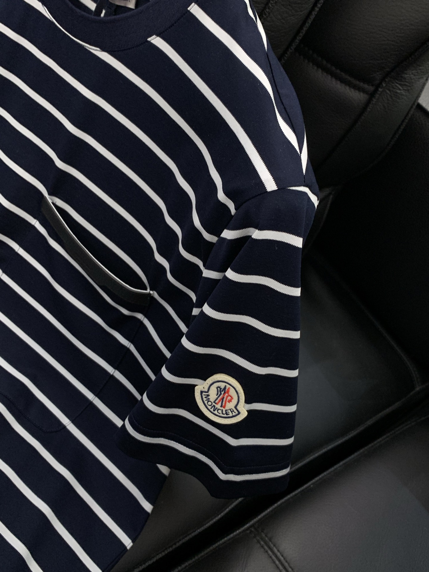 ，Moncler 蒙口，2026夏季最新品，专柜同步有售，原单狠货，时尚休闲圆领短袖T恤，上身舒适！吸睛