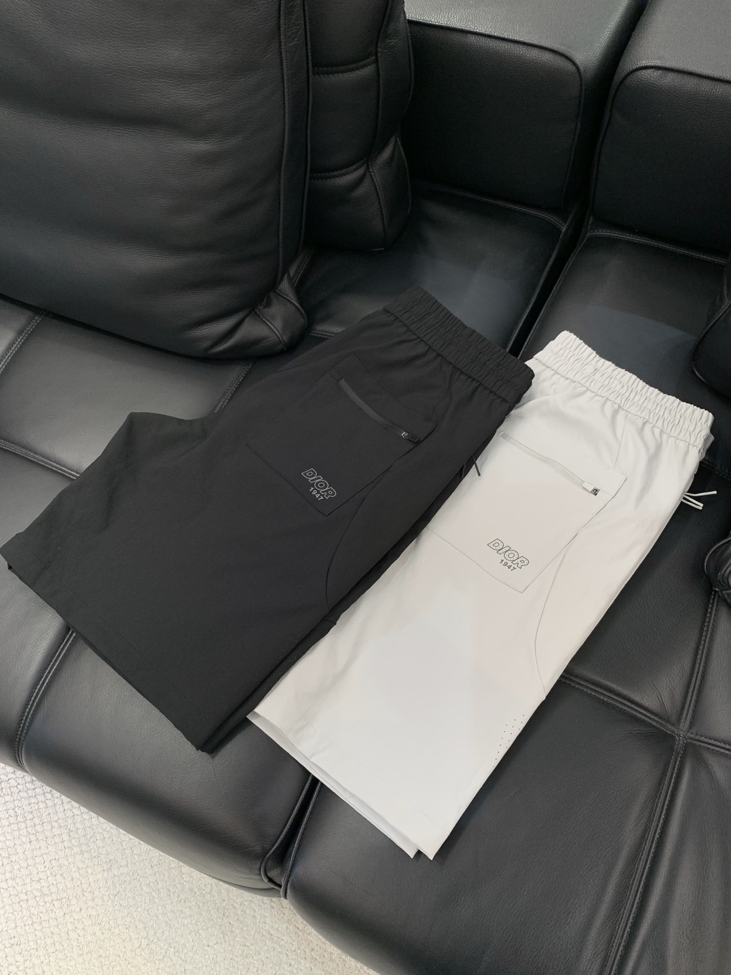 ，Dior 迪奥， 2026夏季新品，专柜同步有售，简约时尚休闲短裤，原版进口面料，舒适透气，顶级印花工