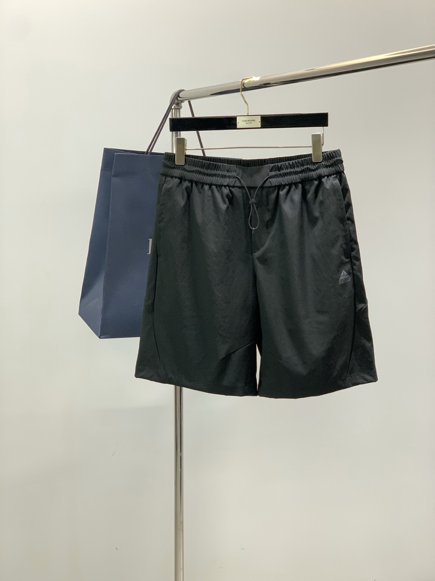，Dior 迪奥， 2026夏季新品，专柜同步有售，简约时尚休闲短裤，原版进口面料，舒适透气，顶级印花工