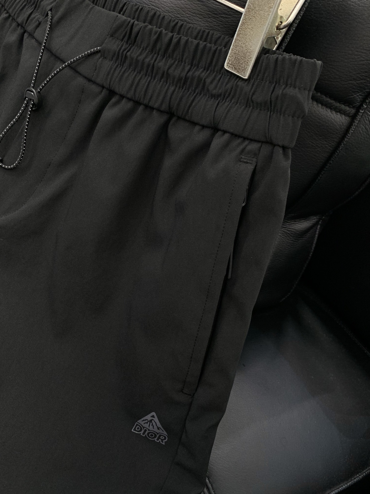 ，Dior 迪奥， 2026夏季新品，专柜同步有售，简约时尚休闲短裤，原版进口面料，舒适透气，顶级印花工