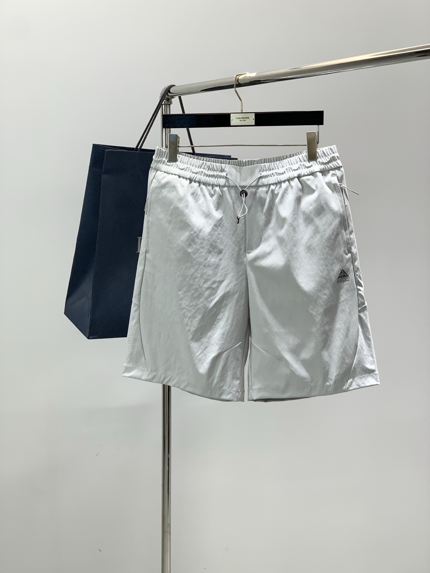 ，Dior 迪奥， 2026夏季新品，专柜同步有售，简约时尚休闲短裤，原版进口面料，舒适透气，顶级印花工