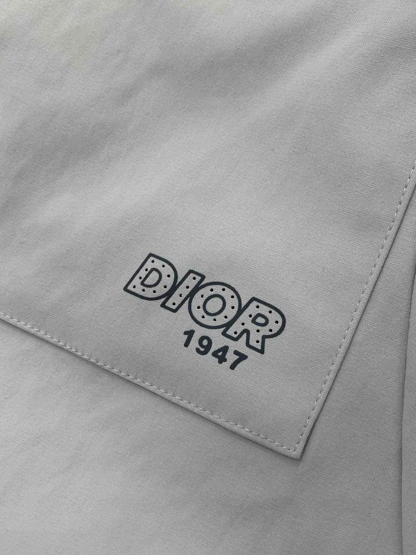 ，Dior 迪奥， 2026夏季新品，专柜同步有售，简约时尚休闲短裤，原版进口面料，舒适透气，顶级印花工