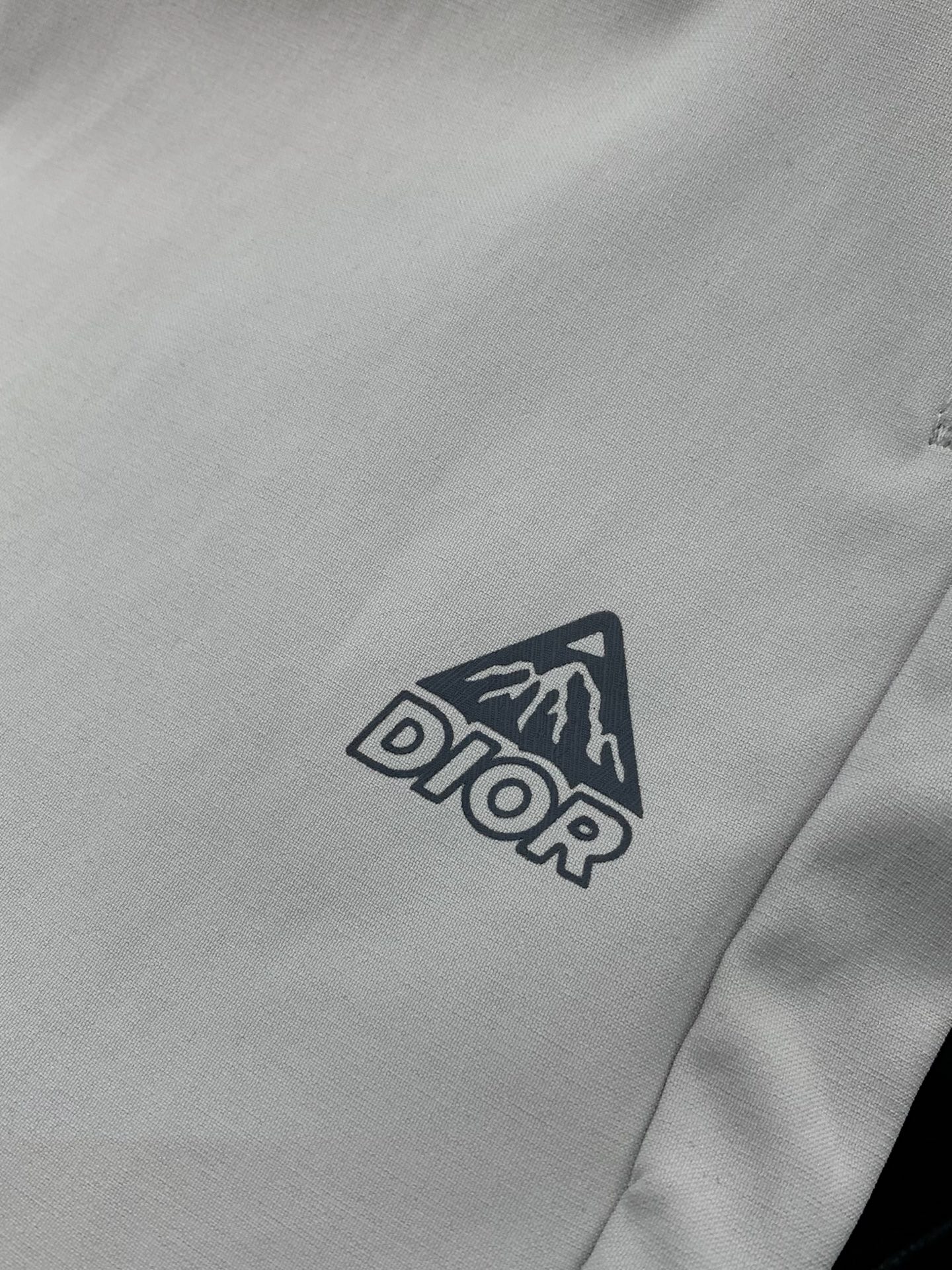 ，Dior 迪奥， 2026夏季新品，专柜同步有售，简约时尚休闲短裤，原版进口面料，舒适透气，顶级印花工