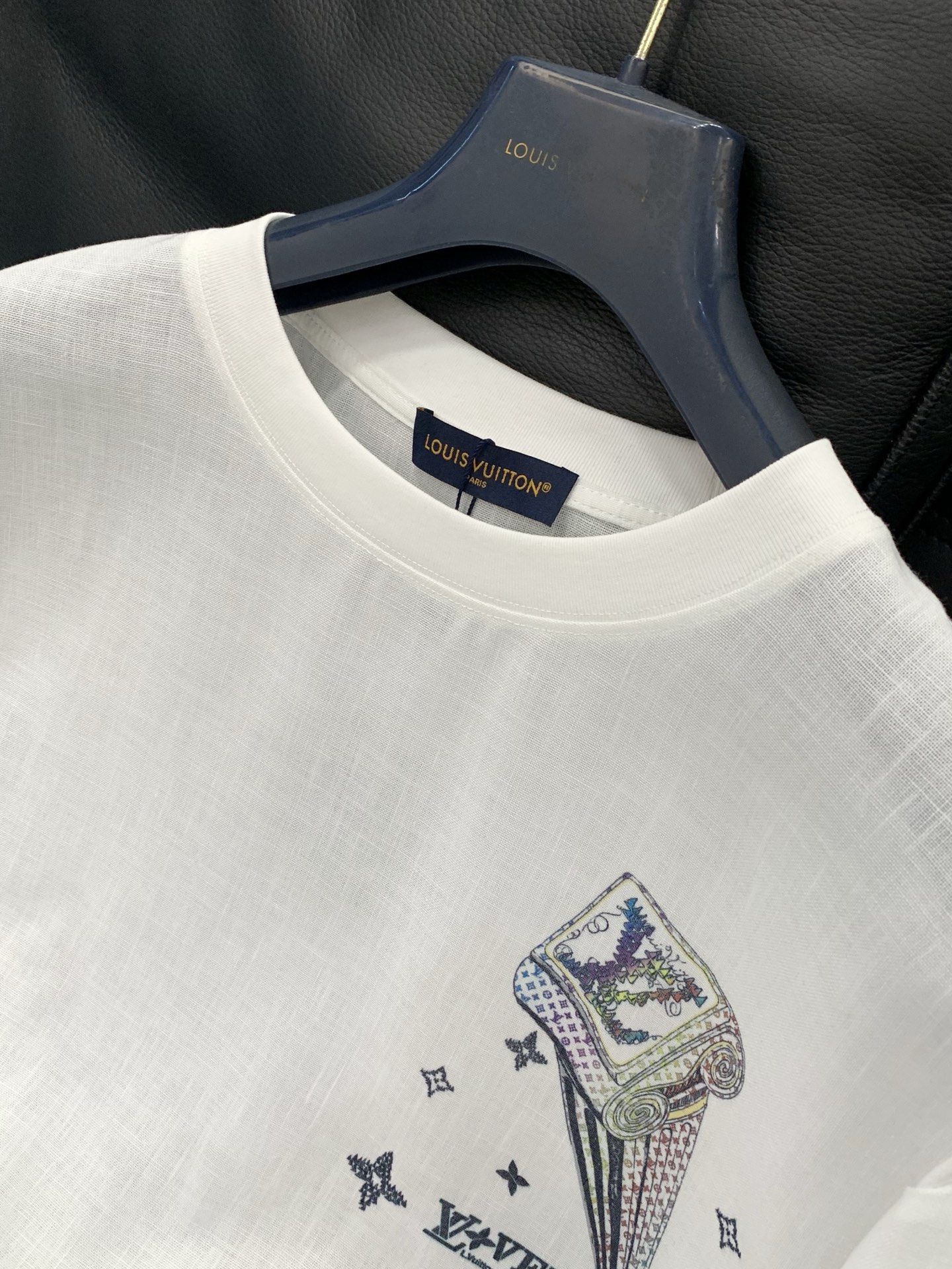 一套，LouisVuitton 路易威登，2026夏季最新款，专柜同步有售，原单狠货，时尚休闲短袖套装，