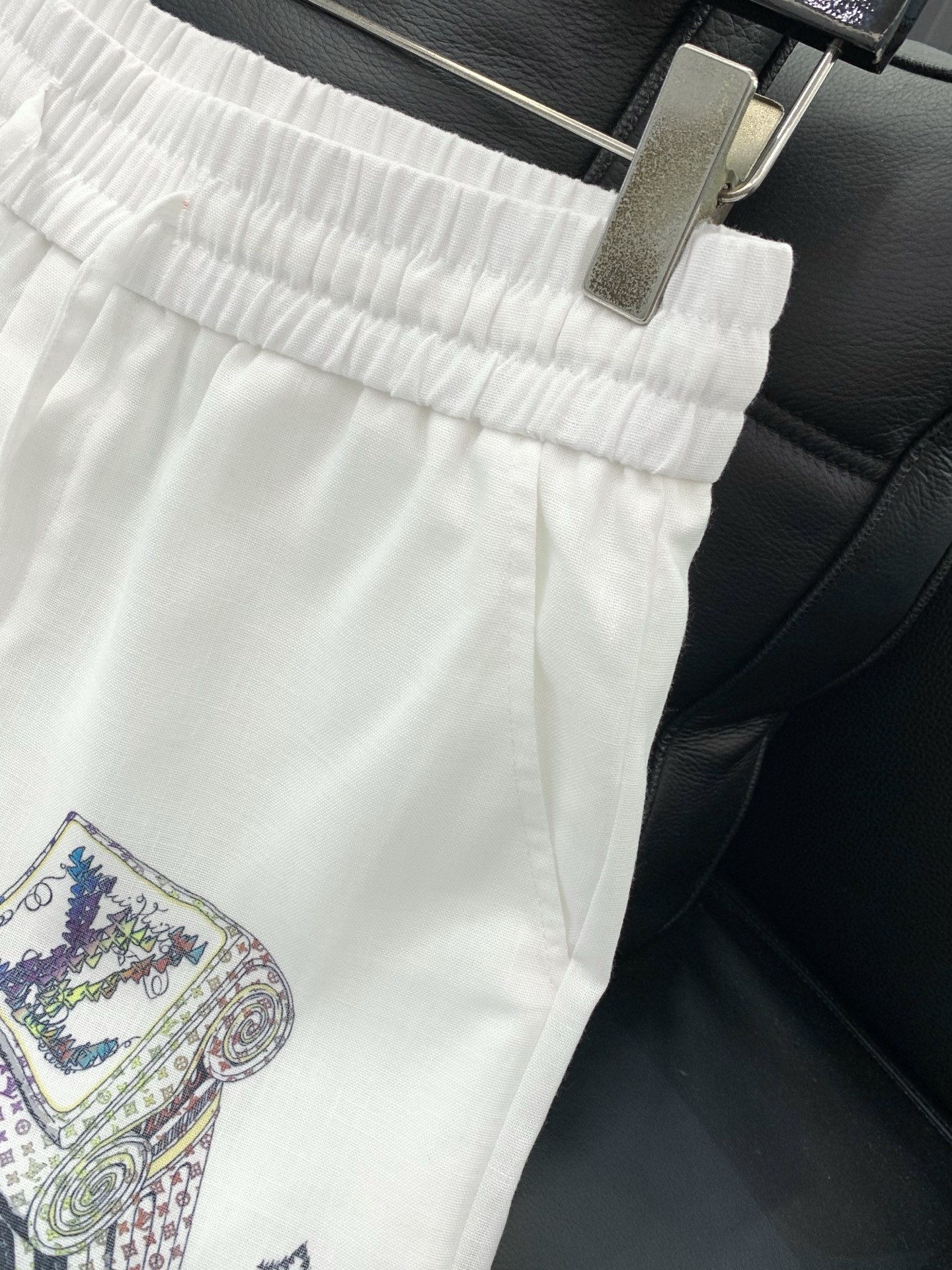一套，LouisVuitton 路易威登，2026夏季最新款，专柜同步有售，原单狠货，时尚休闲短袖套装，