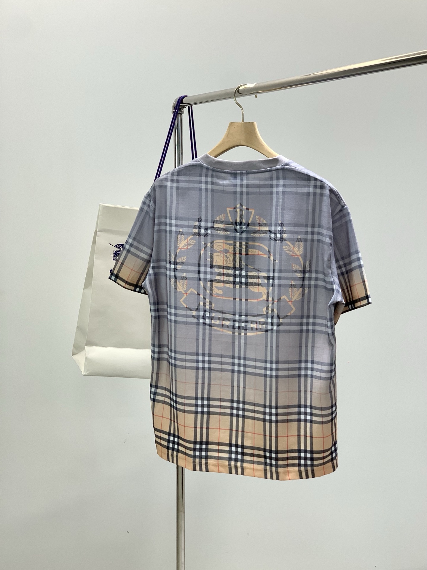 一套，Burberry 巴宝莉，2026夏季最新品，专柜同步有售，原单狠货，时尚休闲套装，进口原版面料，
