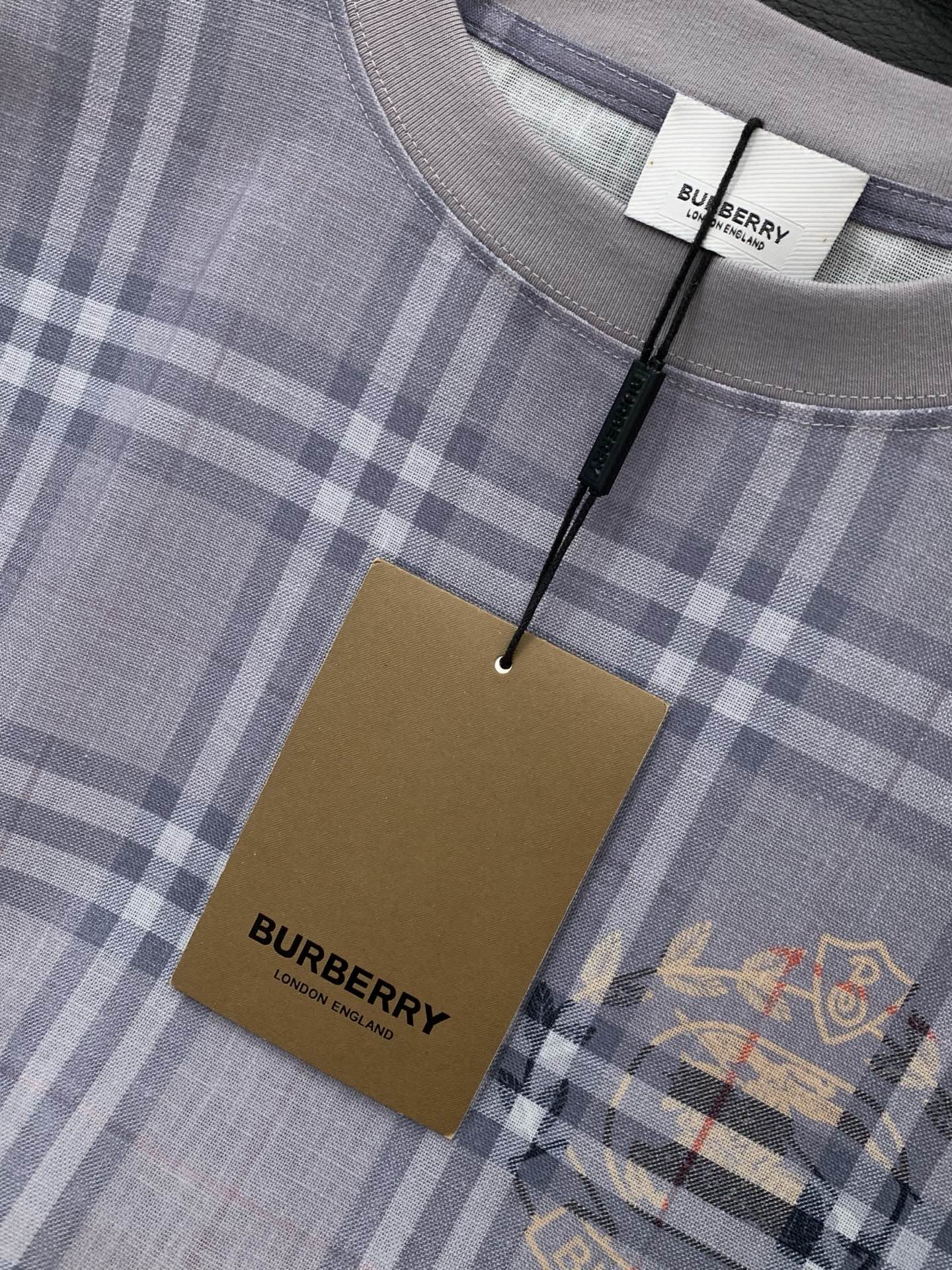 一套，Burberry 巴宝莉，2026夏季最新品，专柜同步有售，原单狠货，时尚休闲套装，进口原版面料，