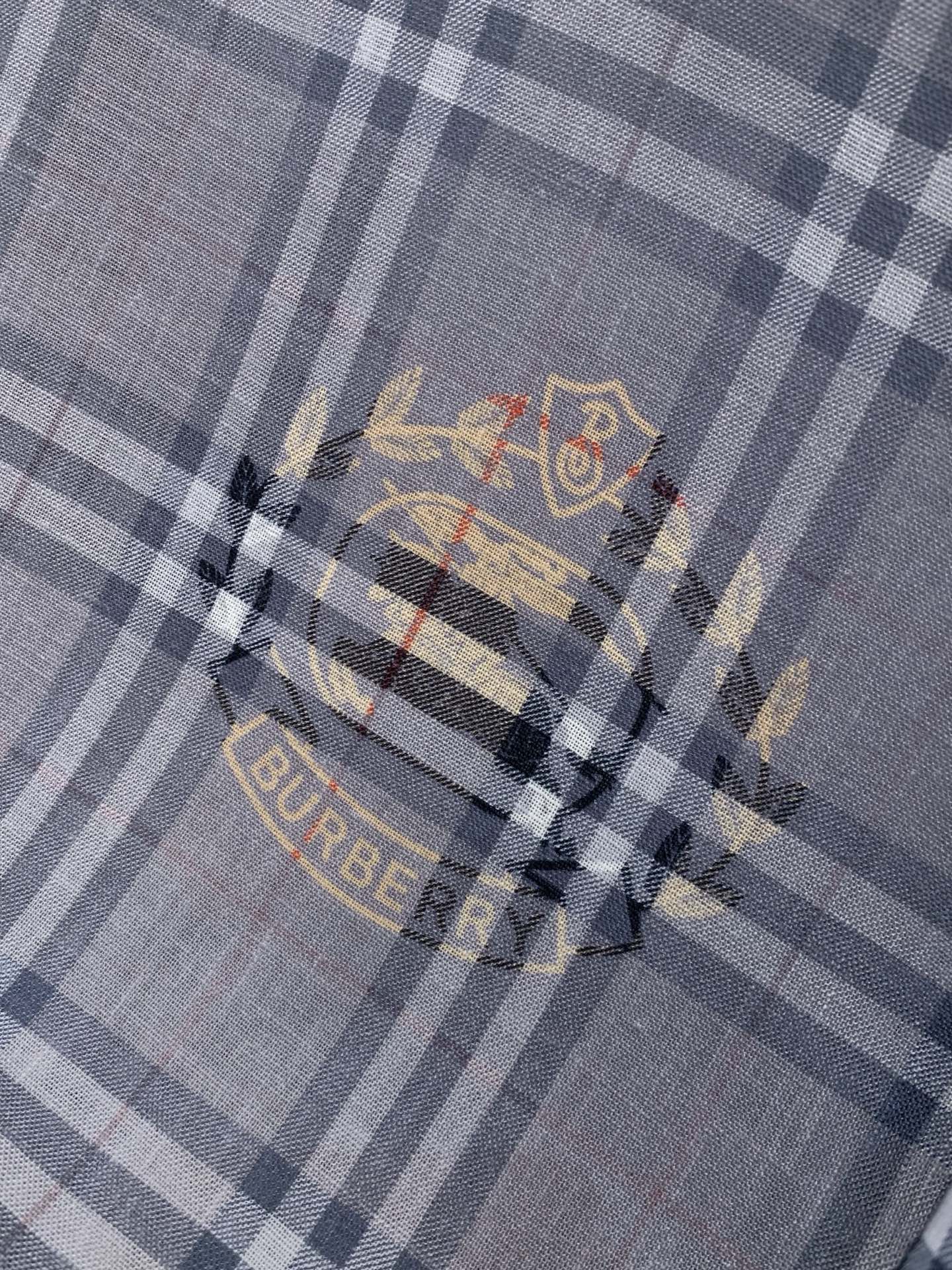 一套，Burberry 巴宝莉，2026夏季最新品，专柜同步有售，原单狠货，时尚休闲套装，进口原版面料，