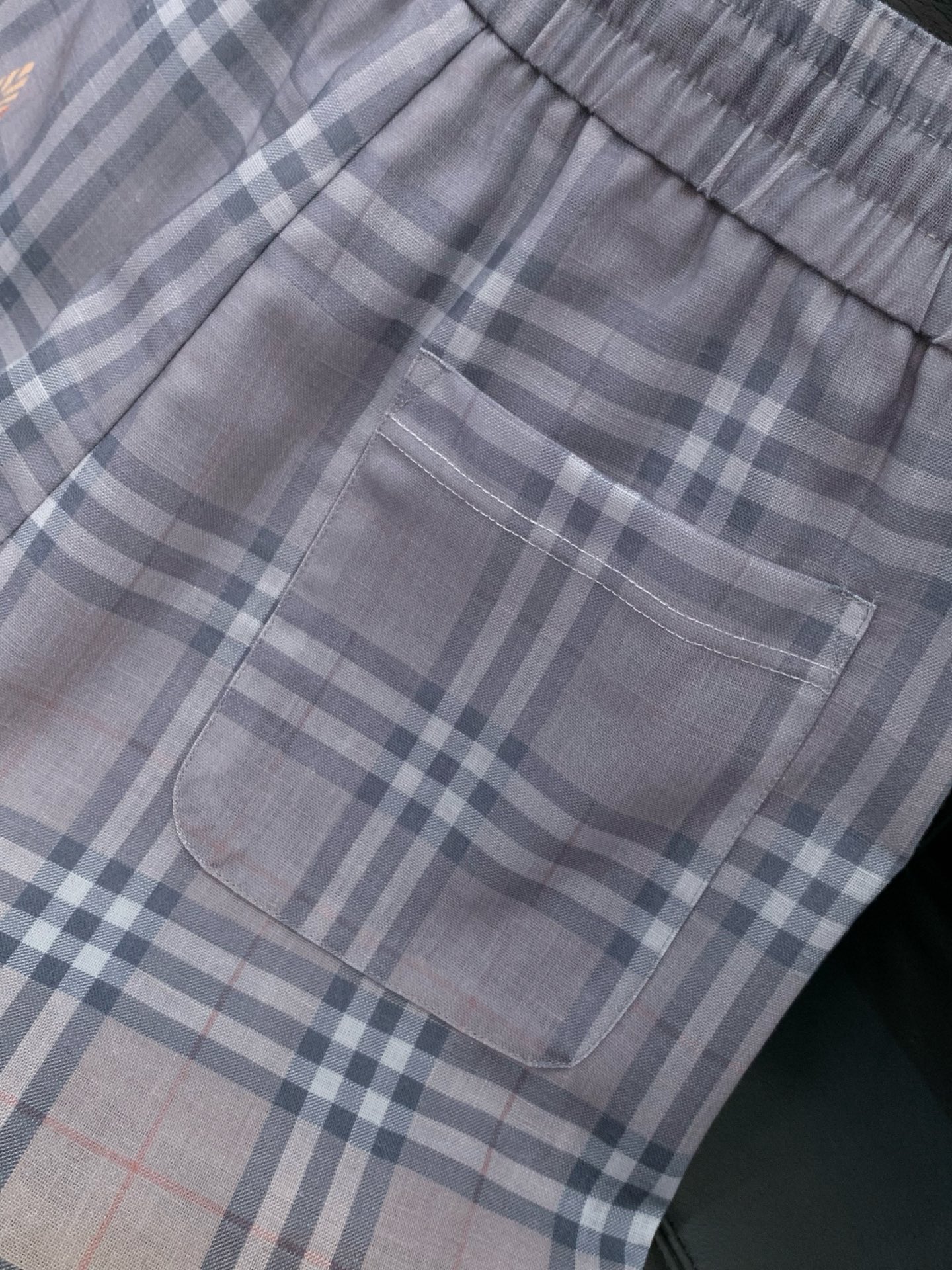 一套，Burberry 巴宝莉，2026夏季最新品，专柜同步有售，原单狠货，时尚休闲套装，进口原版面料，