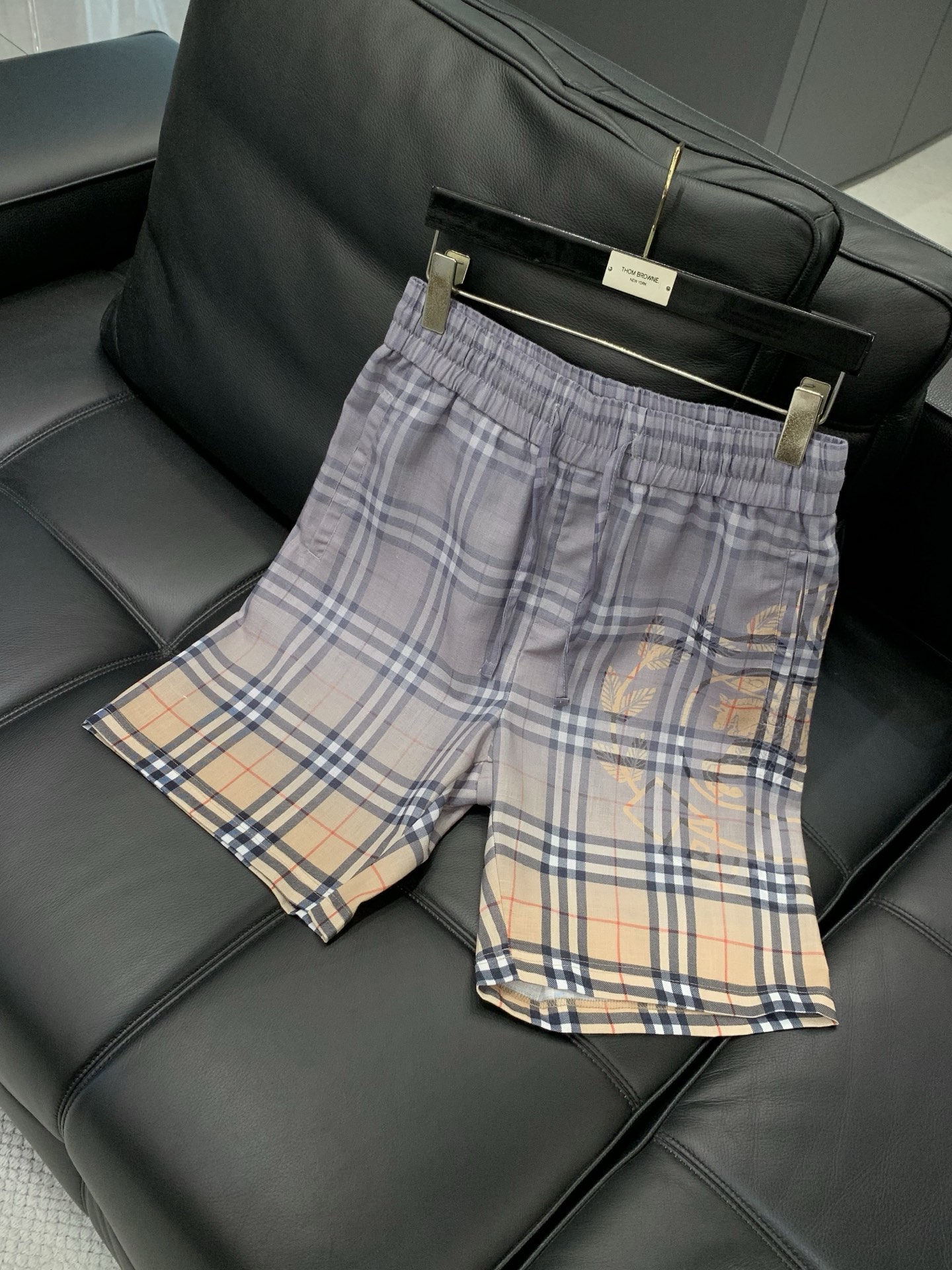 一套，Burberry 巴宝莉，2026夏季最新品，专柜同步有售，原单狠货，时尚休闲套装，进口原版面料，