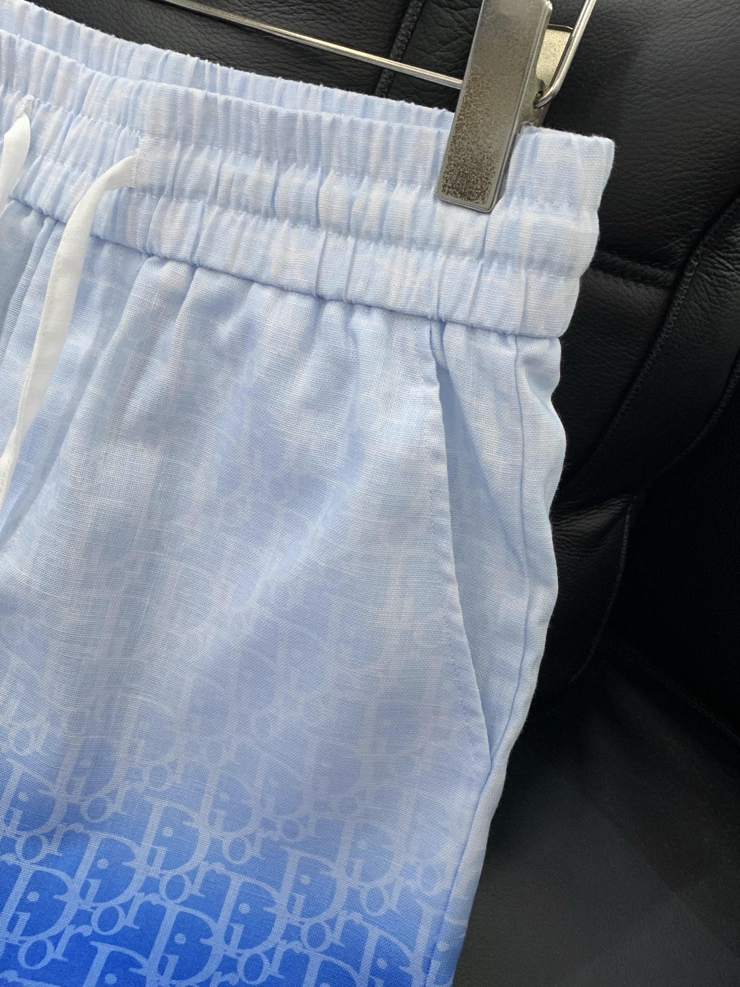 一套，Dior 迪奥， 2026夏季新品，专柜同步有售，简约时尚休闲套装，原版进口面料，舒适透气，顶级印