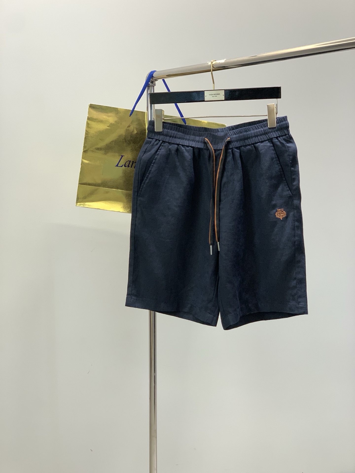 ，Loro Piana(Loro Piana )，2026夏季最新品，专柜同步有售，原单狠货，时尚休闲短