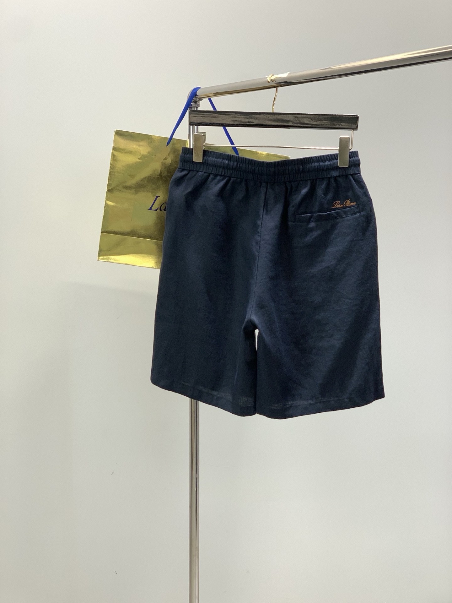 ，Loro Piana(Loro Piana )，2026夏季最新品，专柜同步有售，原单狠货，时尚休闲短