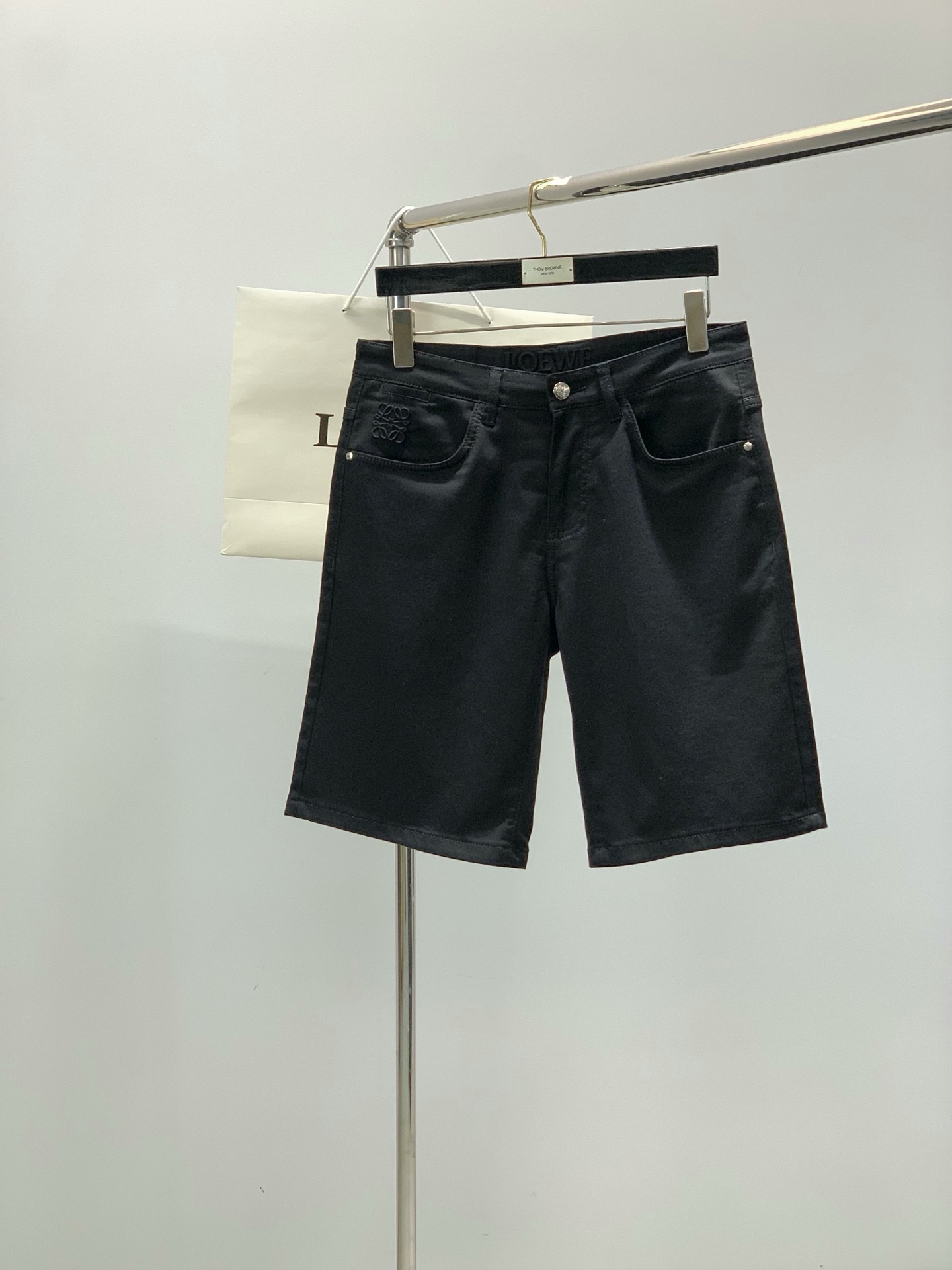 ，Loewe罗意威，2026夏季新品，专柜同步有售，原单狠货，时尚休闲短裤，采用进口原版面料，顶级刺绣🪡