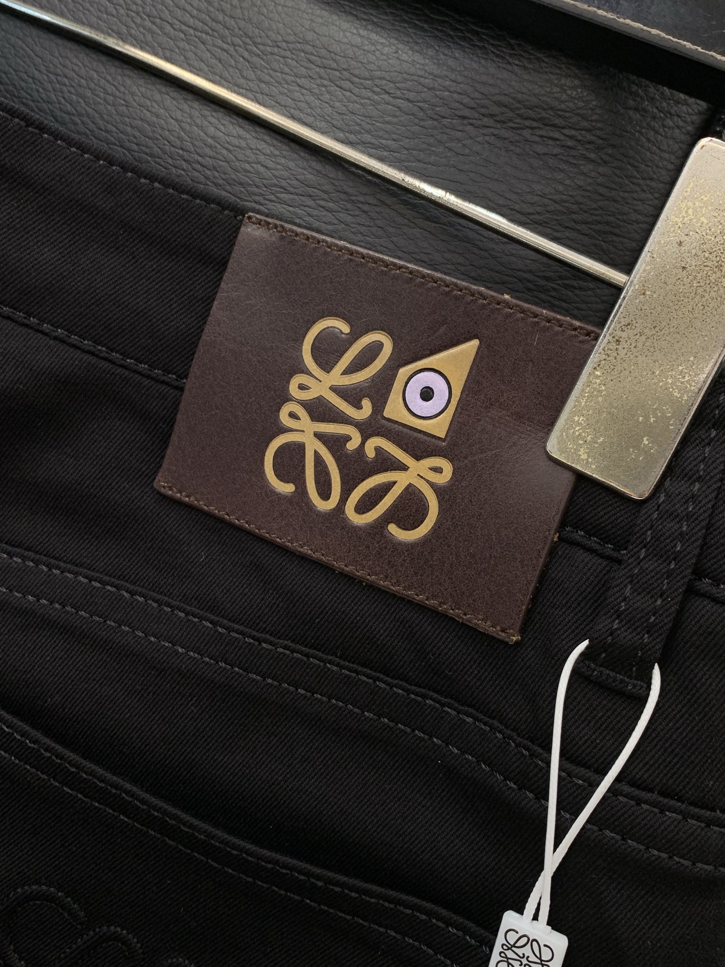 ，Loewe罗意威，2026夏季新品，专柜同步有售，原单狠货，时尚休闲短裤，采用进口原版面料，顶级刺绣🪡